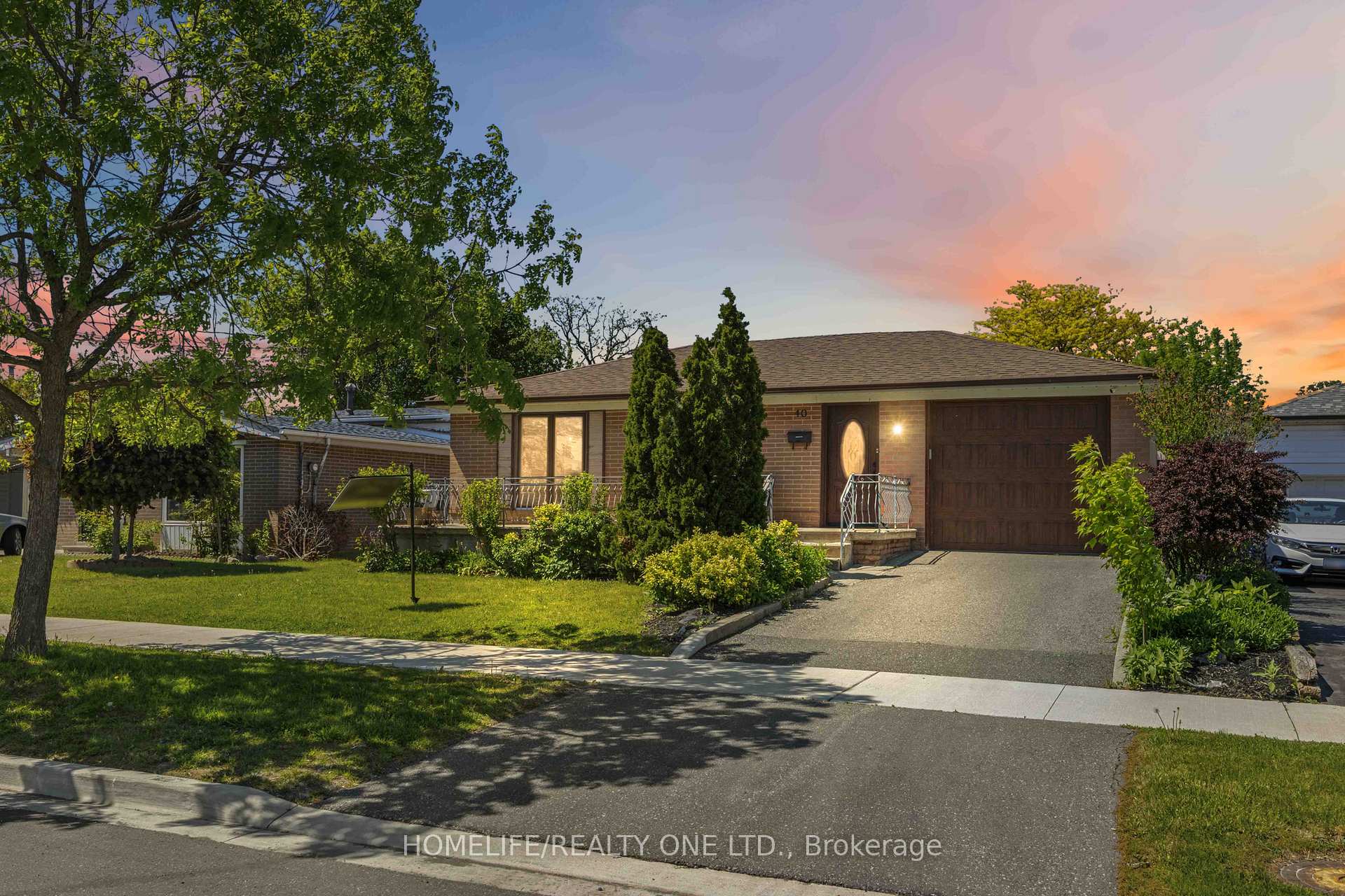 40 Wheatsheaf Crescent, Toronto, ON M3N 1P6