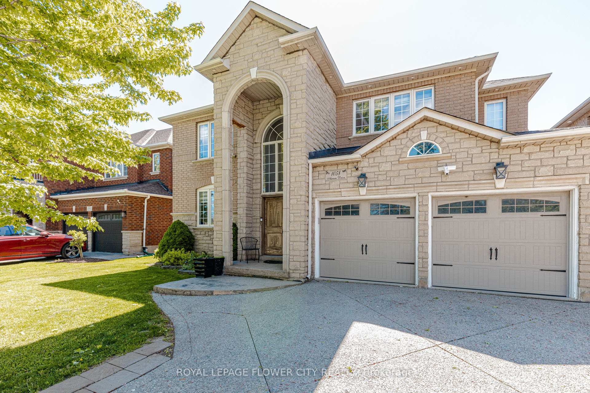 1058 Agram Drive, Oakville, ON L6H 7L6