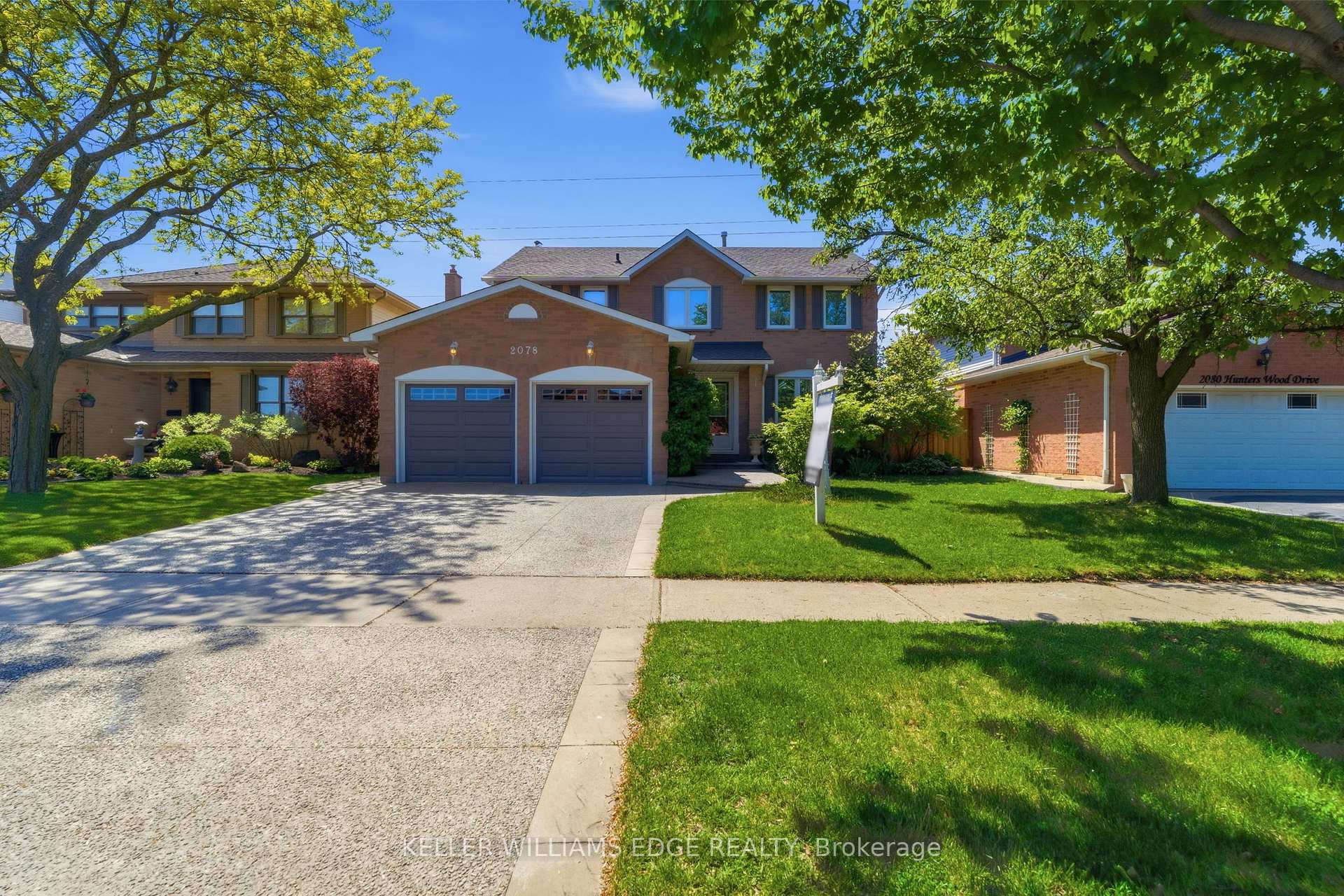 2078 Hunters Wood Drive, Burlington, ON L7M 2T2