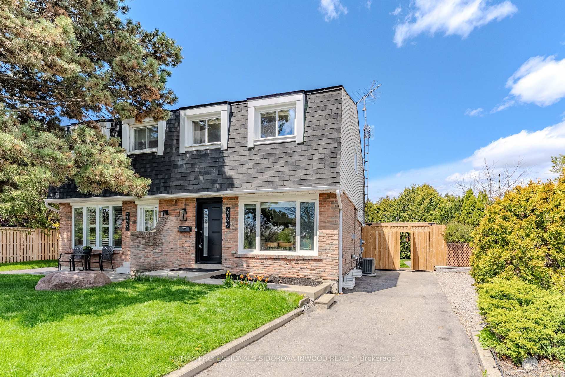 2365 Delkus Crescent, Mississauga, ON L5A 1K8