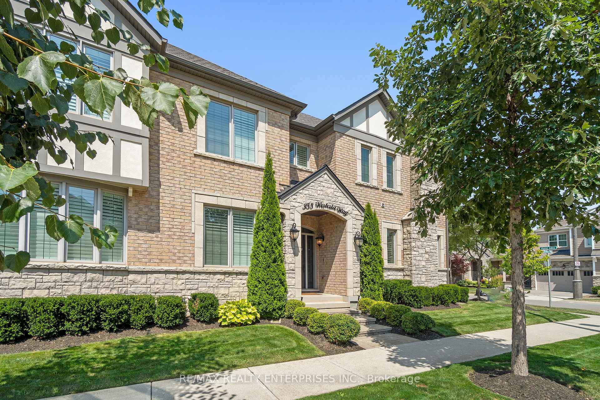 355 Wisteria Way, Oakville, ON L6M 1L6