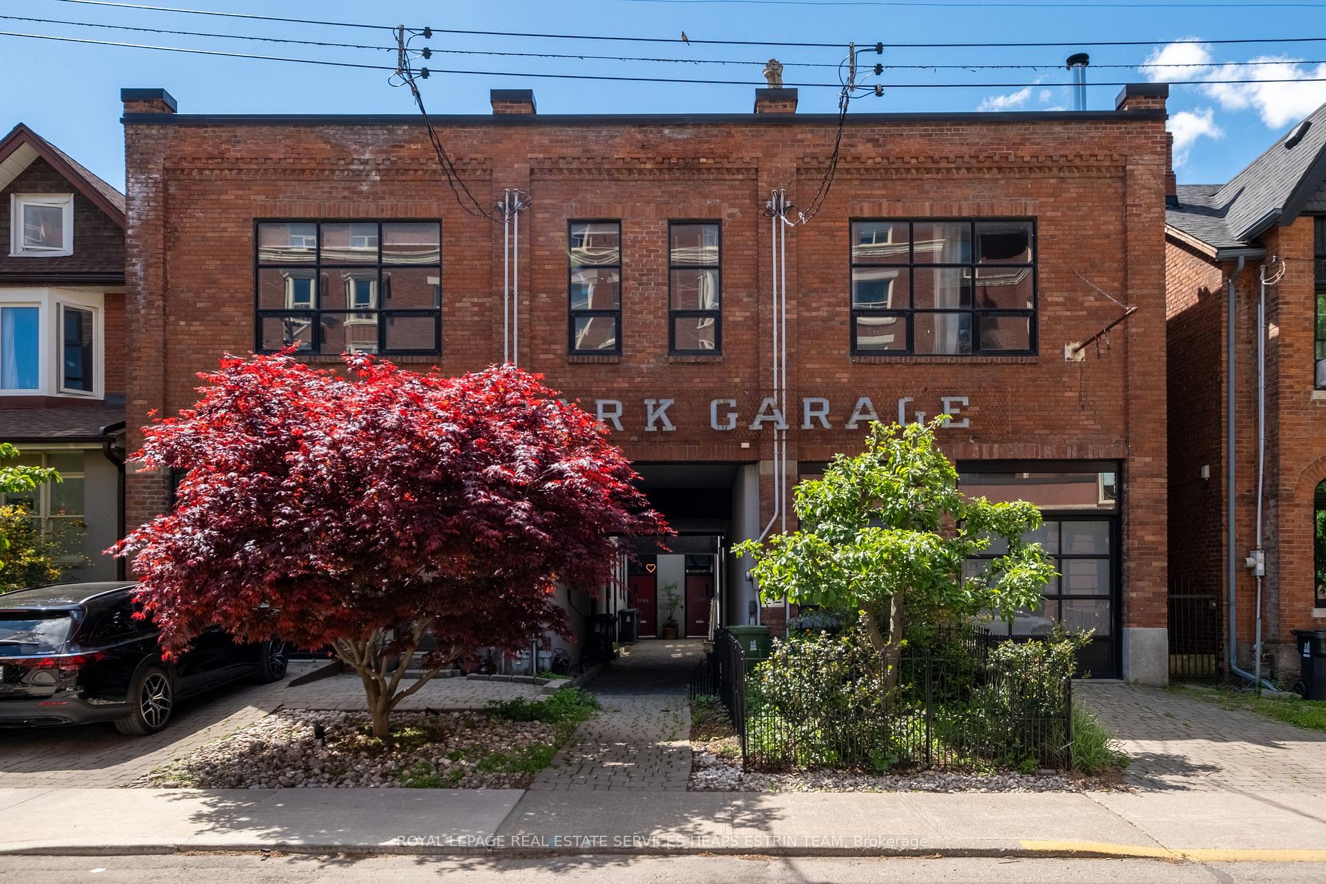 121R Fermanagh Avenue, Toronto, ON M6R 1M1