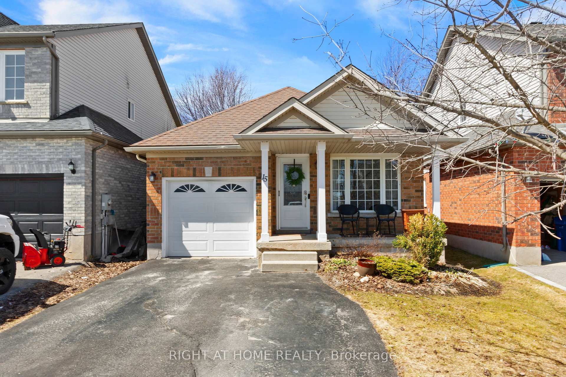 15 Settlers Road, Orangeville, ON L9W 5E3