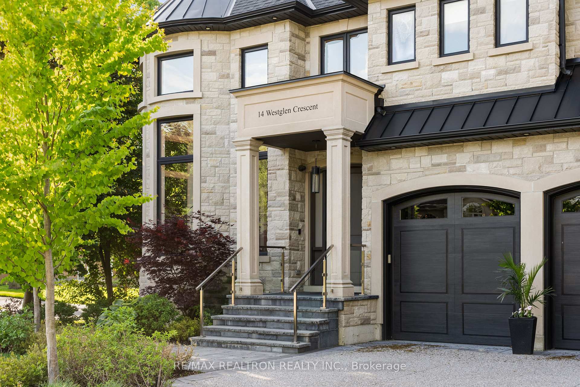 14 Westglen Crescent, Toronto, ON M9B 4R1
