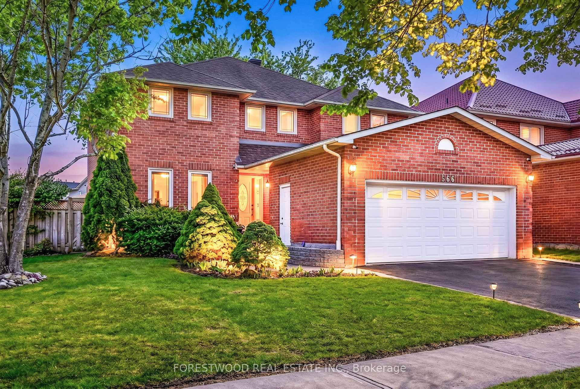 566 Huntington Ridge Drive, Mississauga, ON L5R 2X7