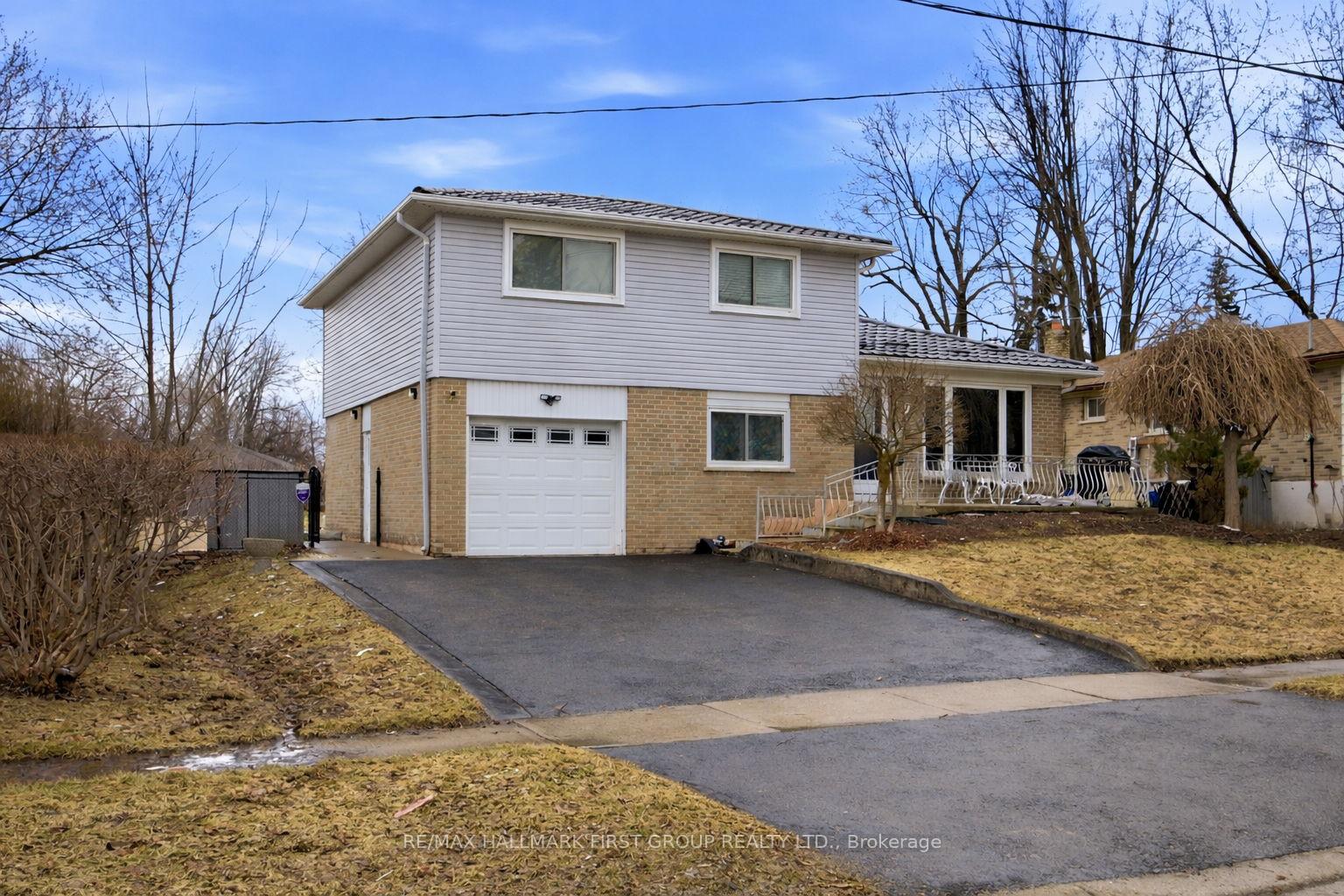 7 Dawson Crescent, Halton Hills, ON L7G 1H3