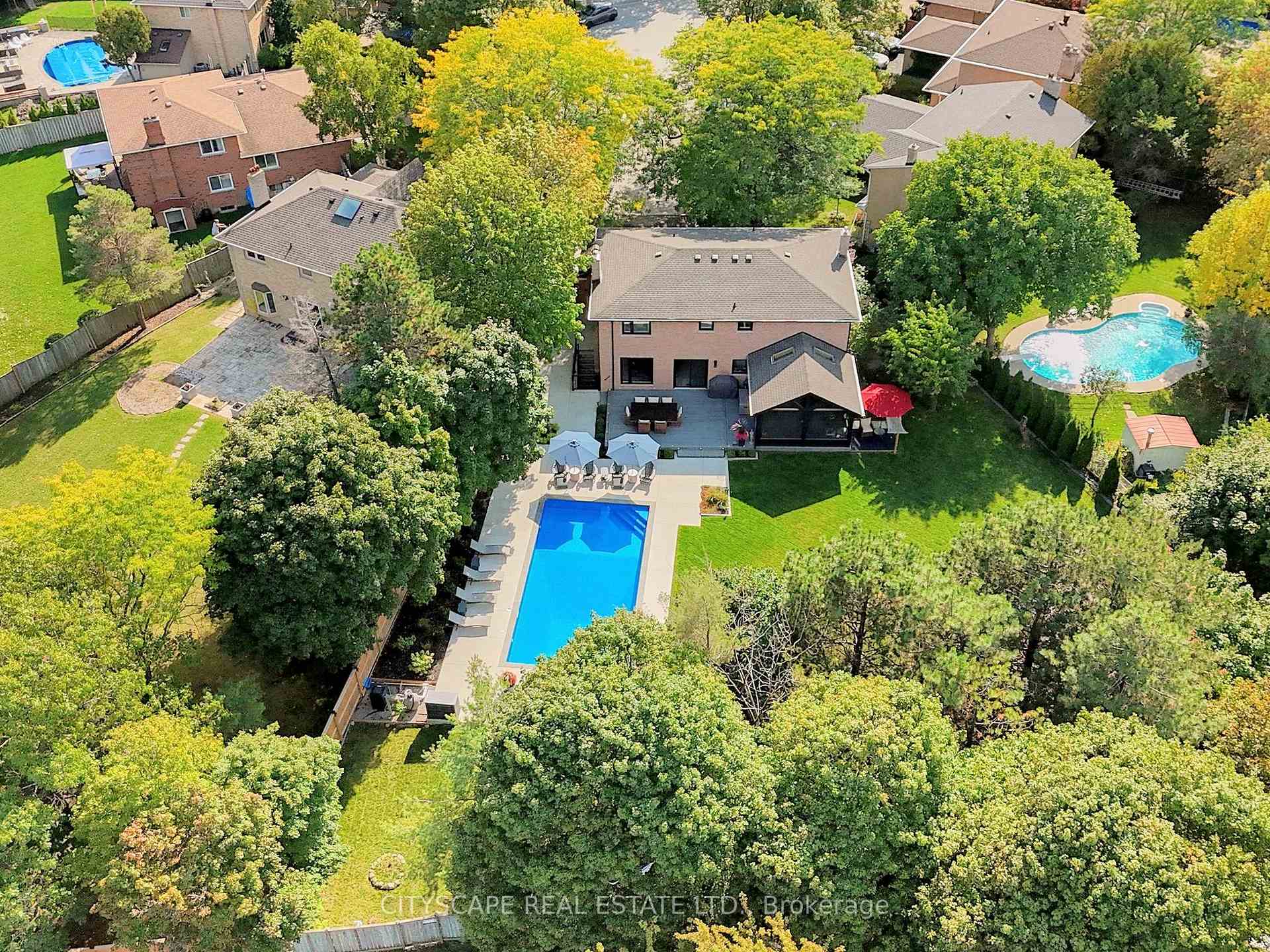 2585 Kenna Court, Mississauga, ON L5K 2K4