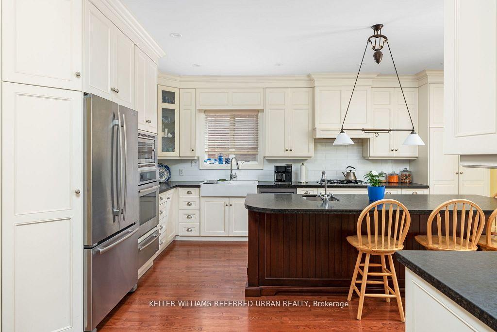 317 Rathburn Road, Toronto, ON M9B 2L7