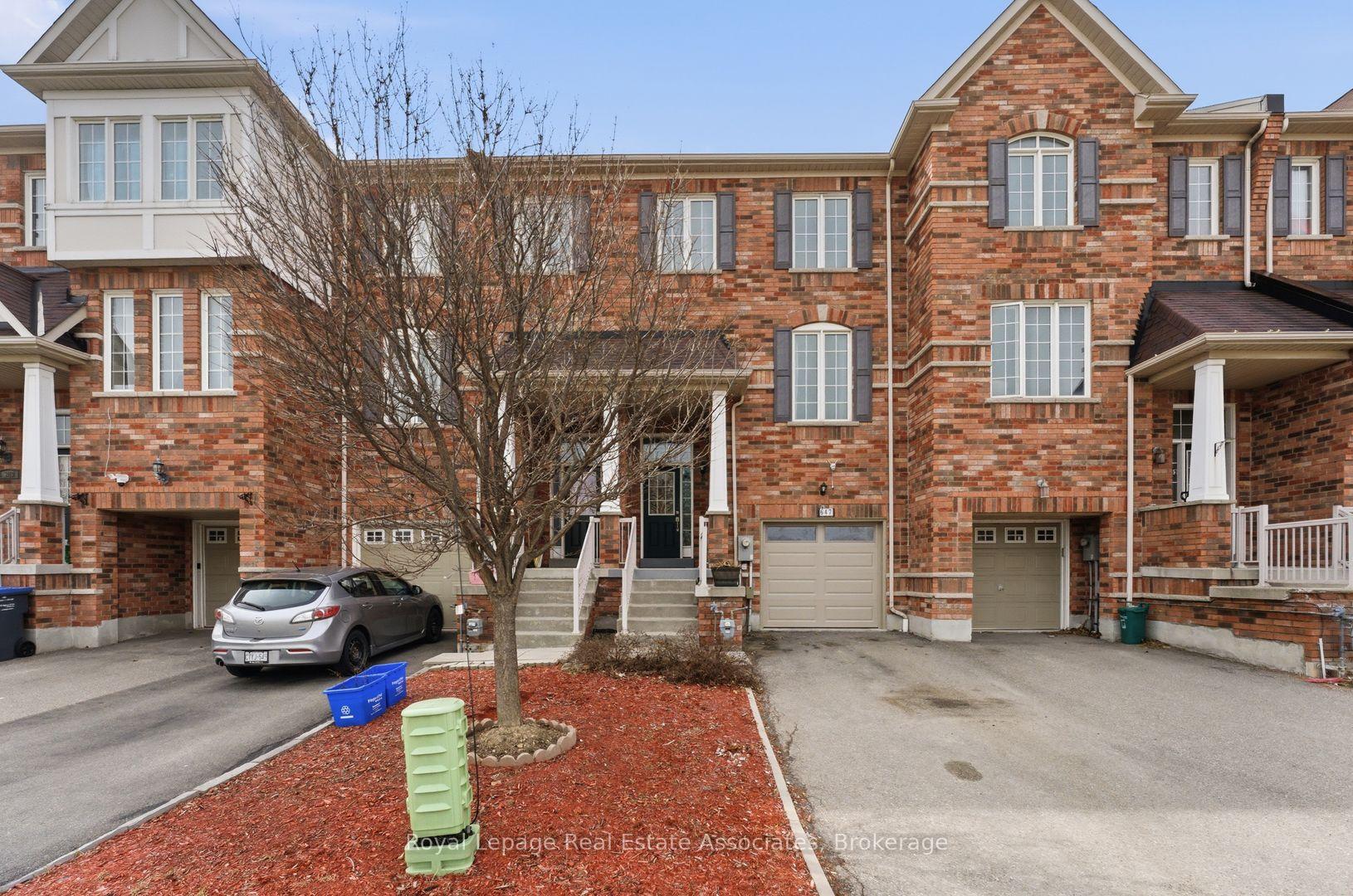 647 Courtney Valley Road, Mississauga, ON L5V 0C4
