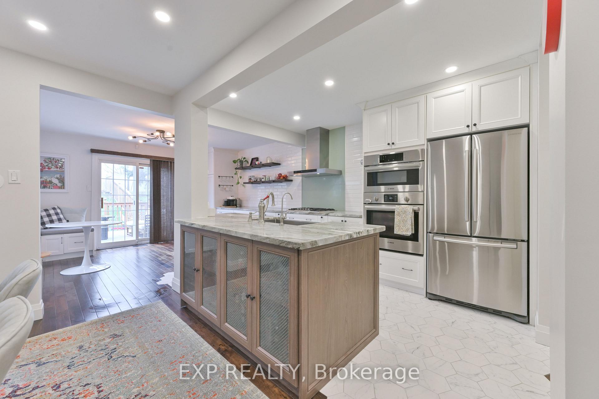 1474 Prince John Circle, Oakville, ON L6J 5S8