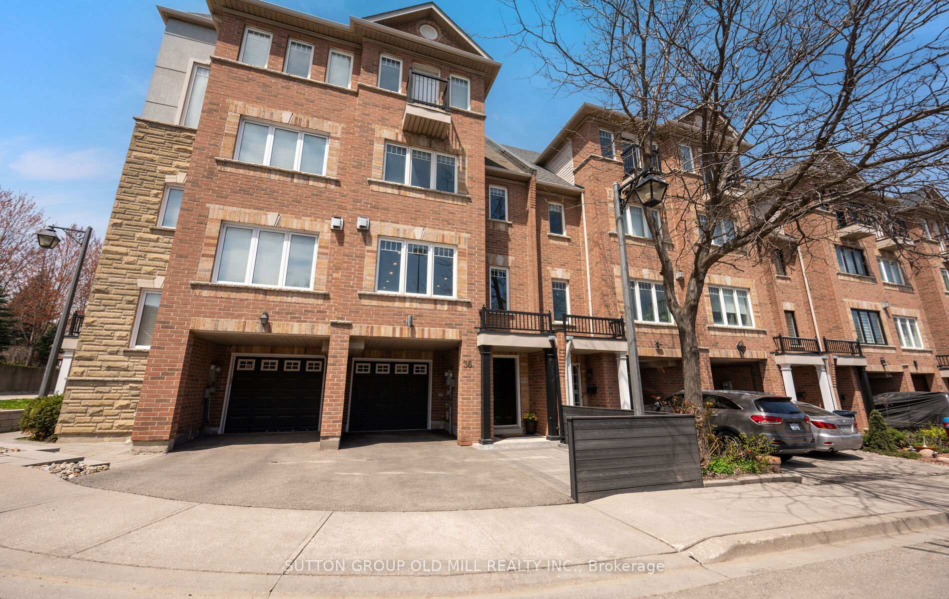 36 Clockwork Lane, Toronto, ON M8Y 4H5