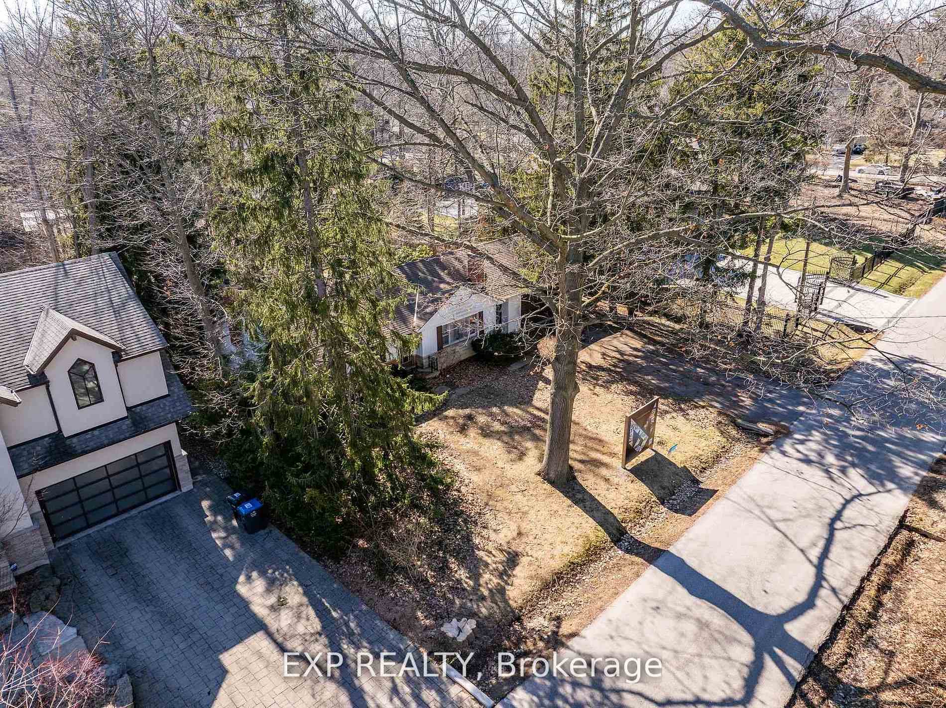 1252 Mona Road, Mississauga, ON L5G 3A1