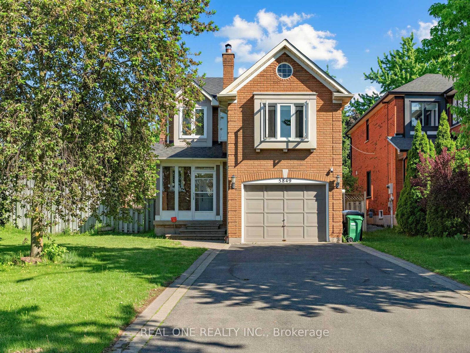 5849 Chorley Place, Mississauga, ON L5M 5L7