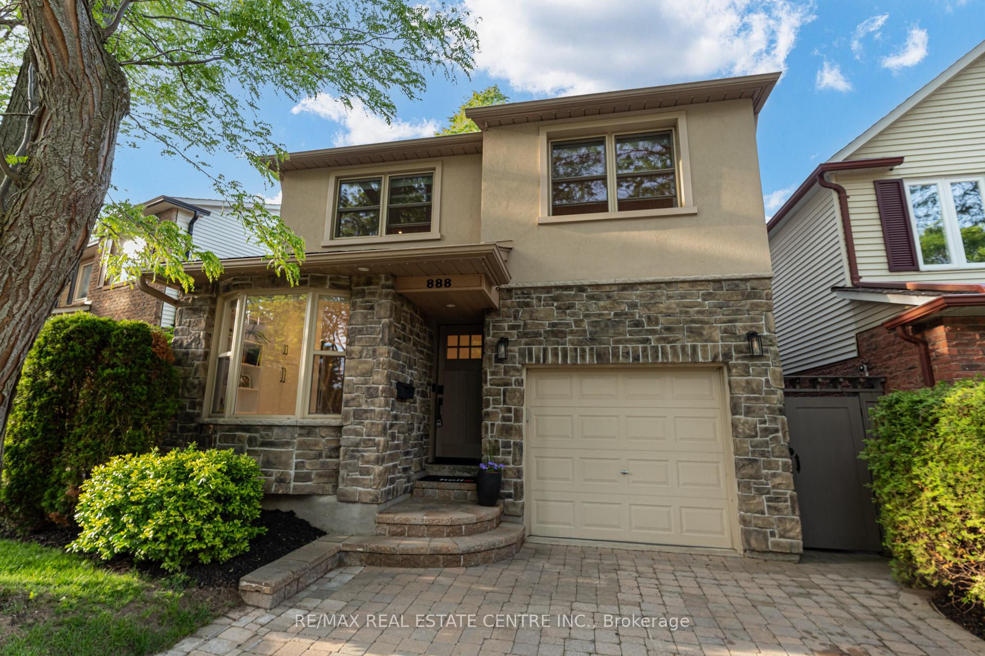 888 Sweetwater Crescent, Mississauga, ON L5H 4A8