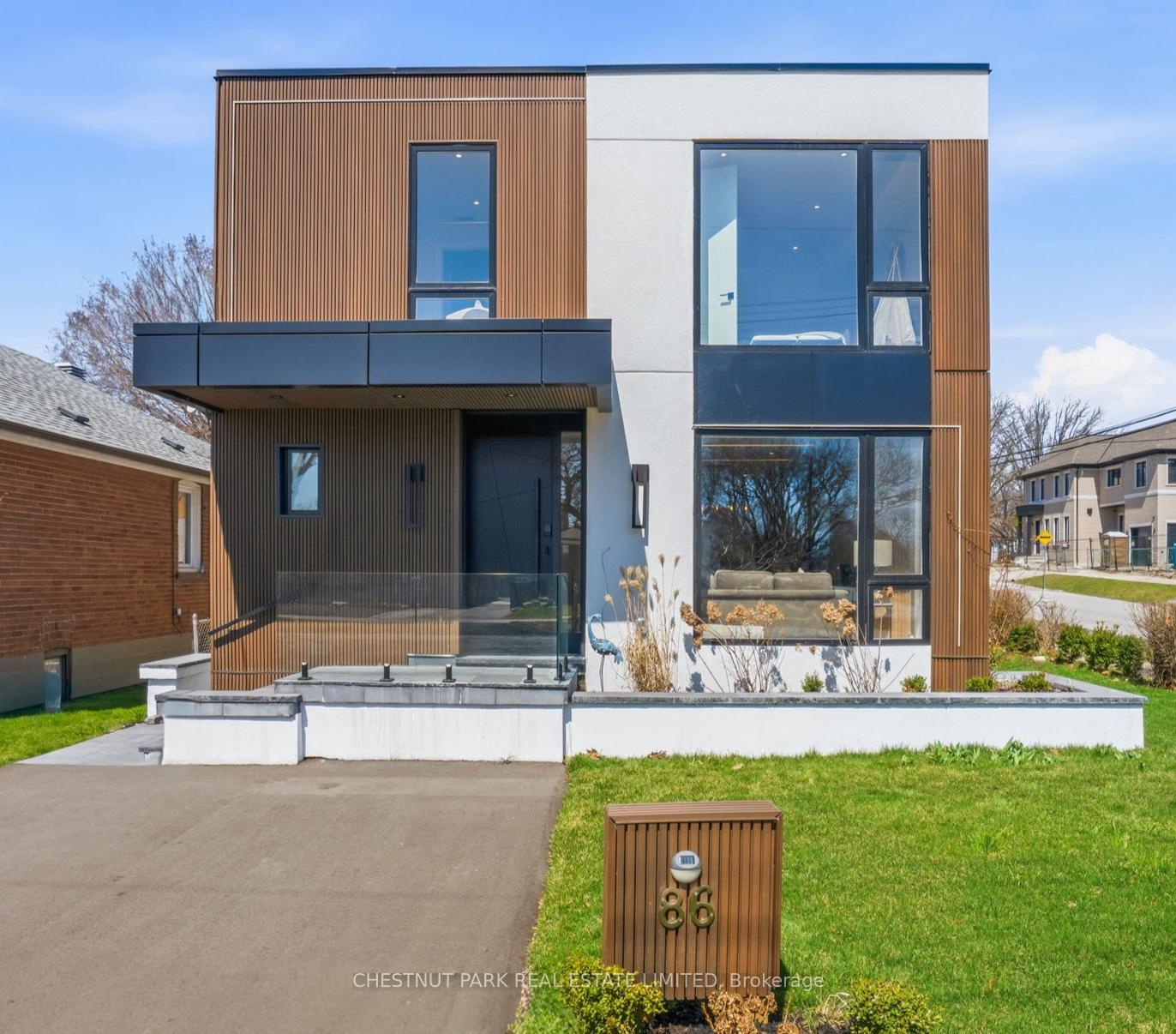 86 Edgecroft Road, Toronto, ON M8Z 2C3