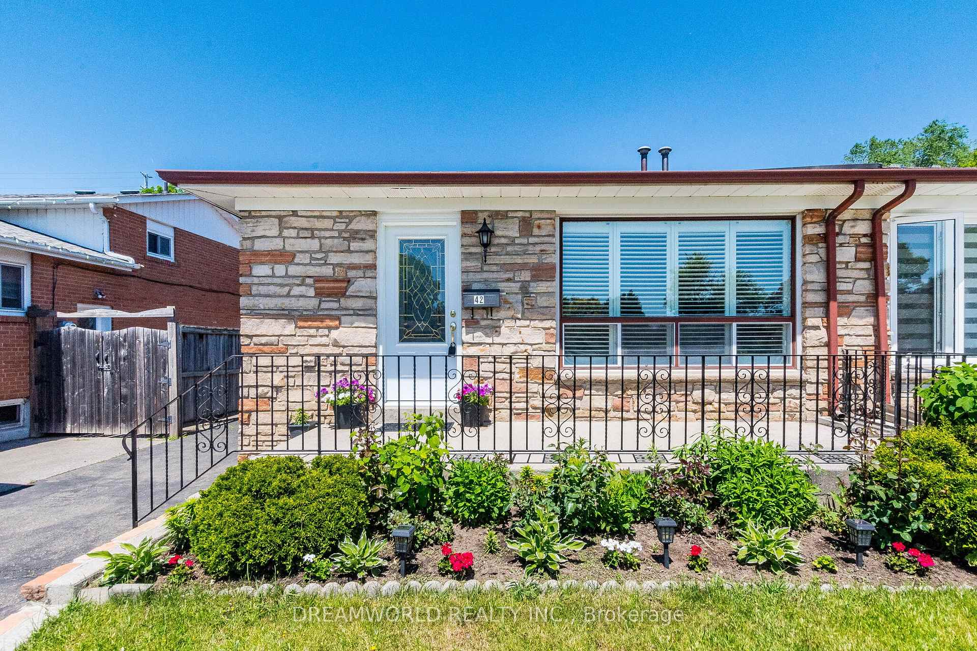 42 Northwood Drive, Brampton, ON L6X 2L2
