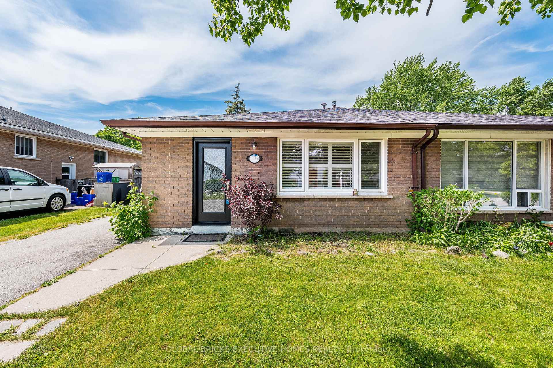 1274 Redbank Crescent, Oakville, ON L6H 1Y5