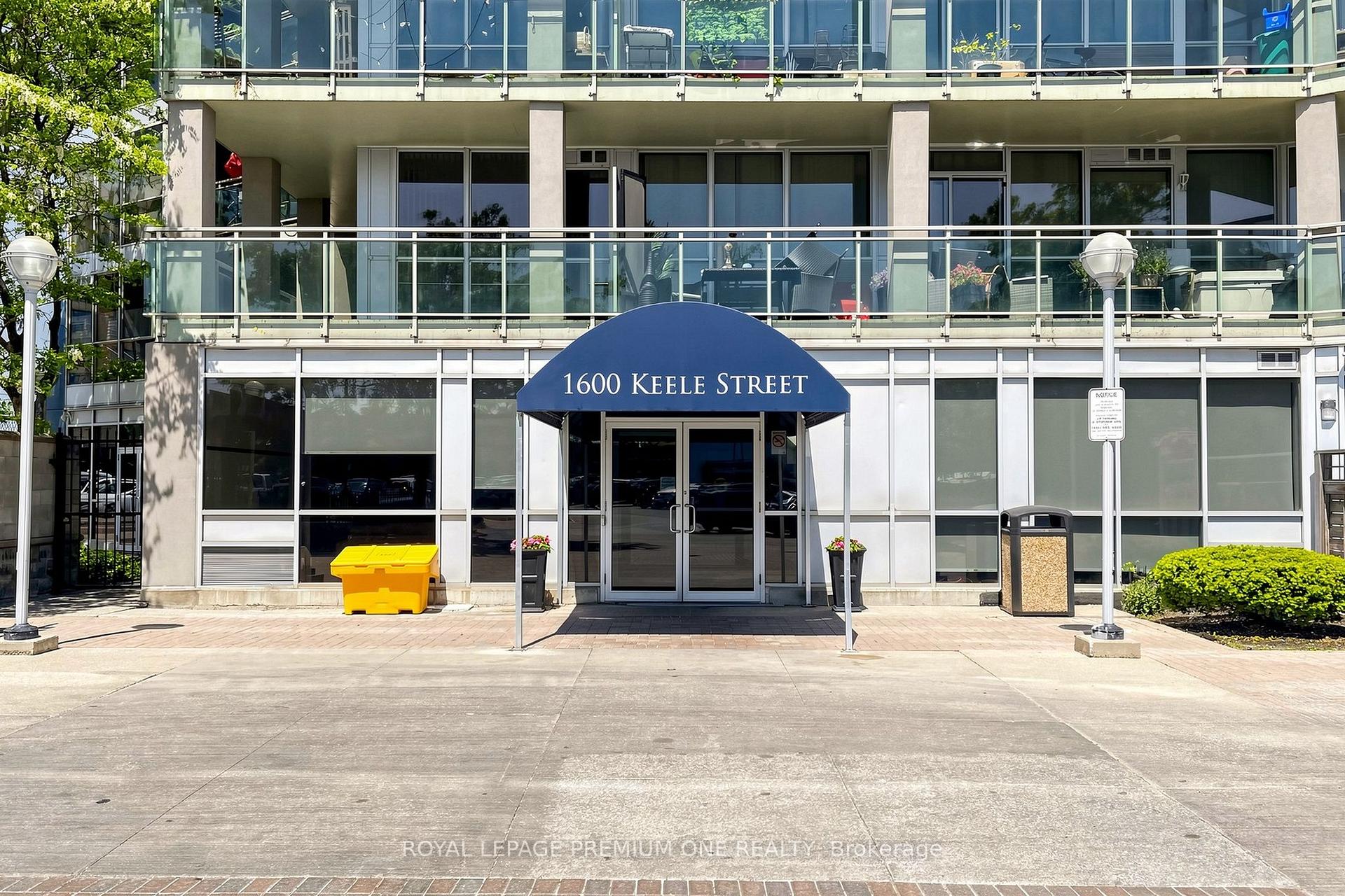 1600 Keele Street 913, Toronto, ON M5H 5T5