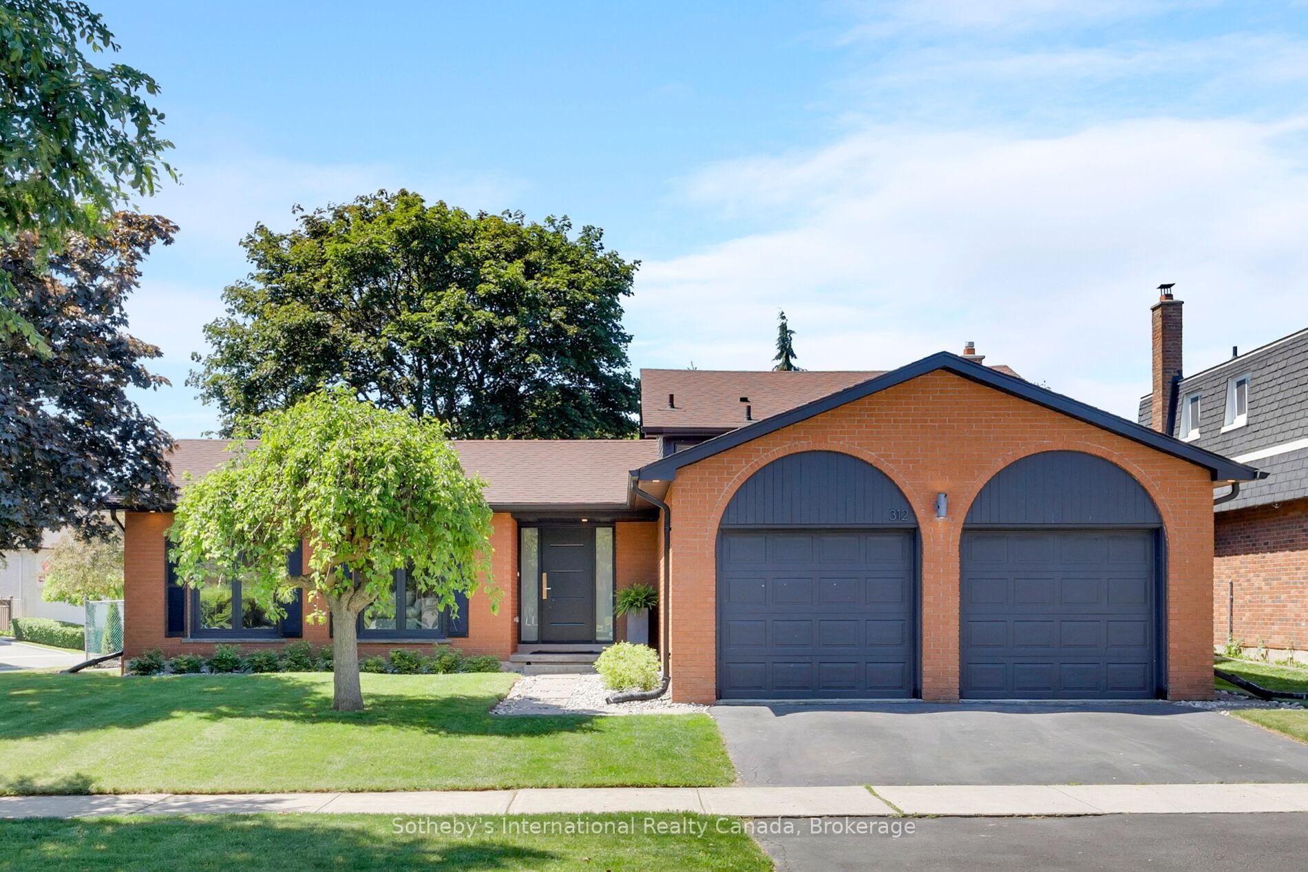 312 Pinegrove Road, Oakville, ON L6K 3R1