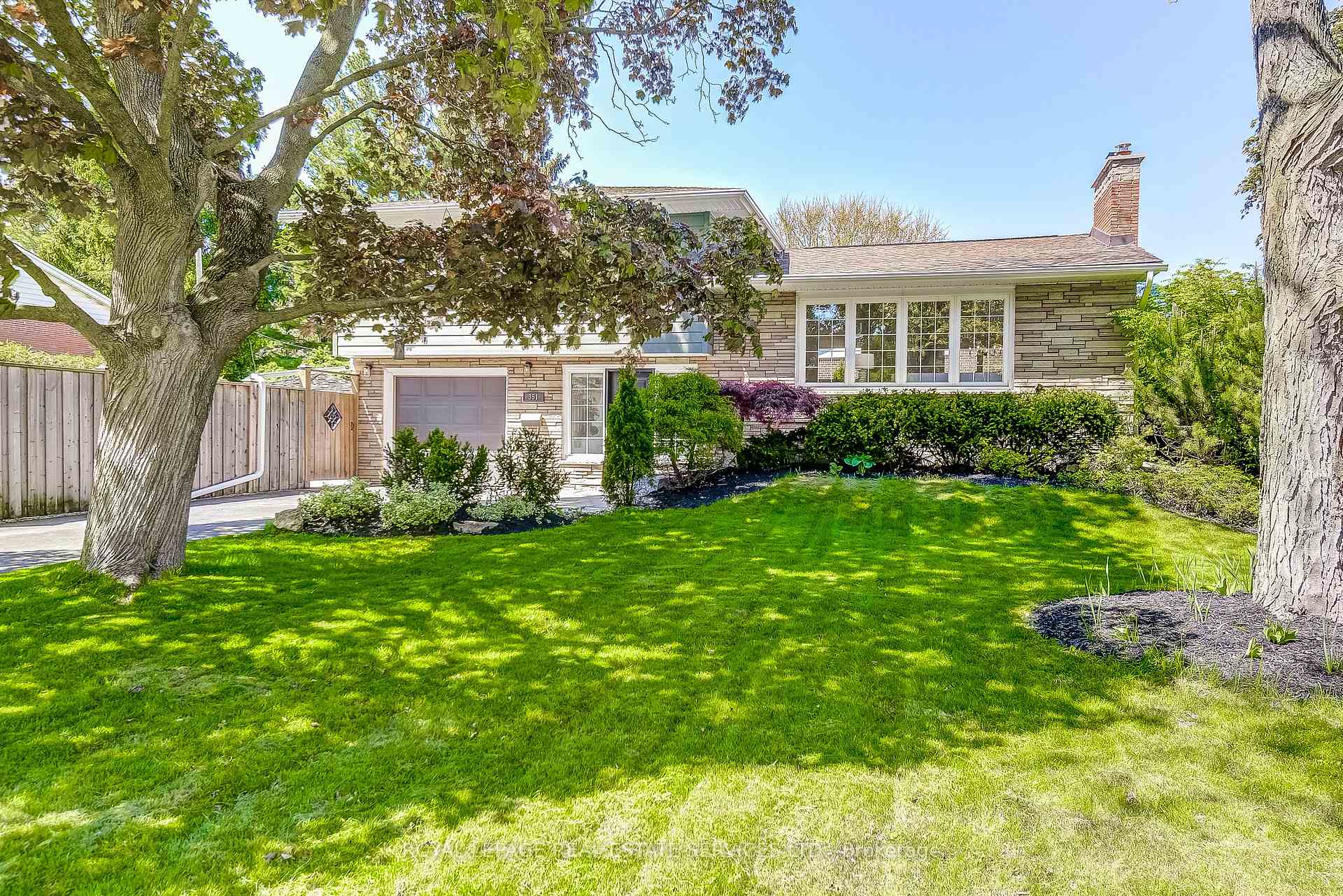351 Strathcona Drive, Burlington, ON L7L 2E4