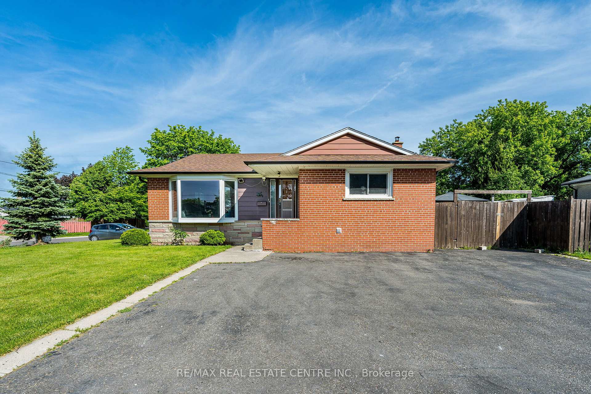 2 Milner Road, Brampton, ON L6W 3A5
