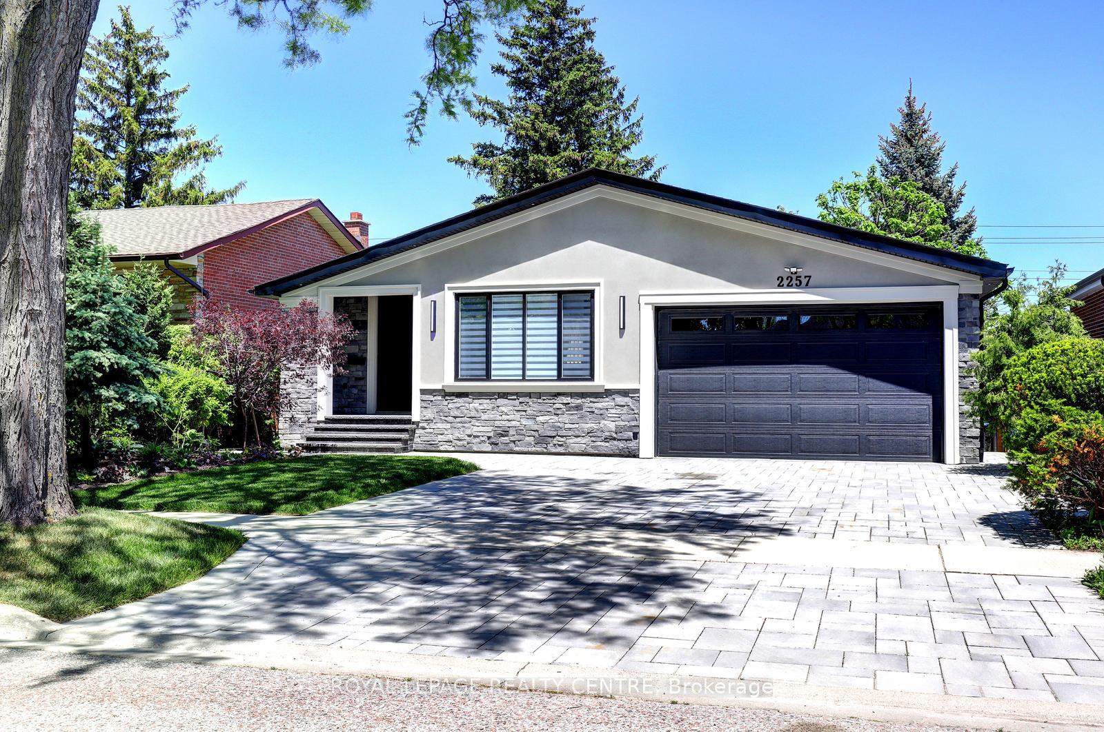 2257 Springfield Court, Mississauga, ON L5K 1V3