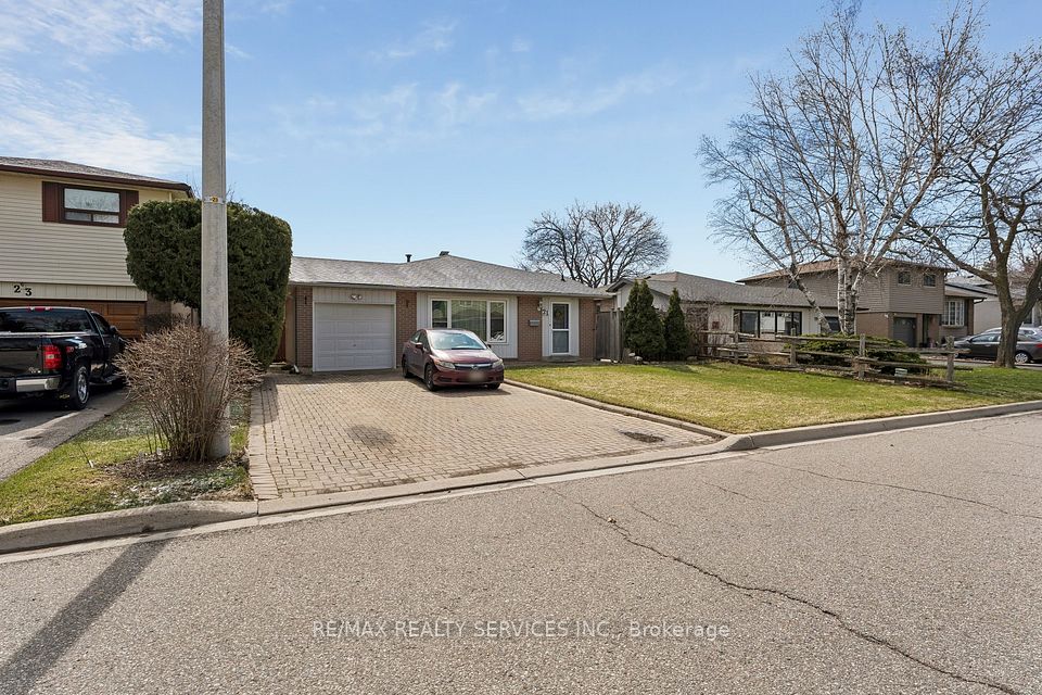 21 Willis Drive, Brampton, ON L6W 1A8