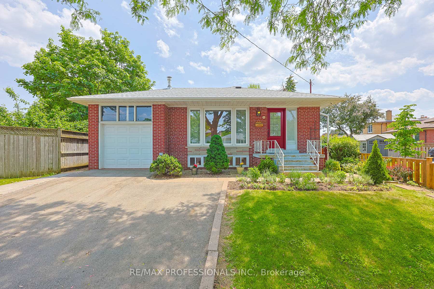 3 Embers Drive, Toronto, ON M9C 3E4