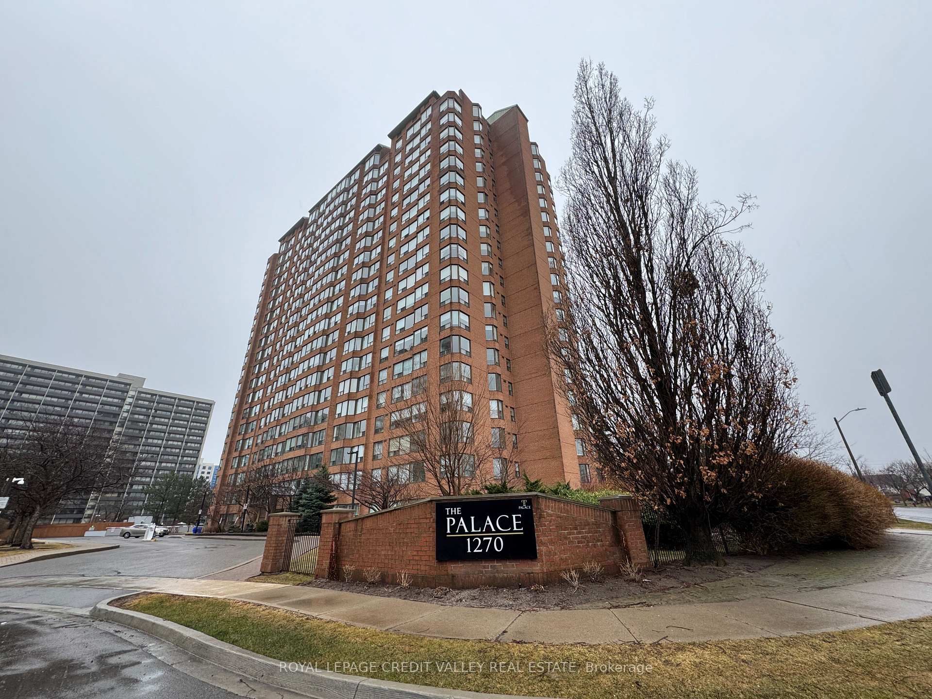 1270 MAPLE CROSSING Boulevard 704, Burlington, ON L7S 2J3