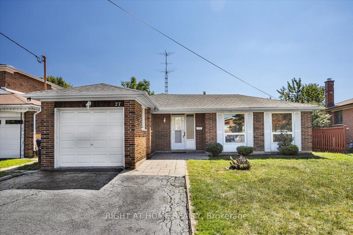 27 Villata Gardens, Toronto, ON M3J 1J7
