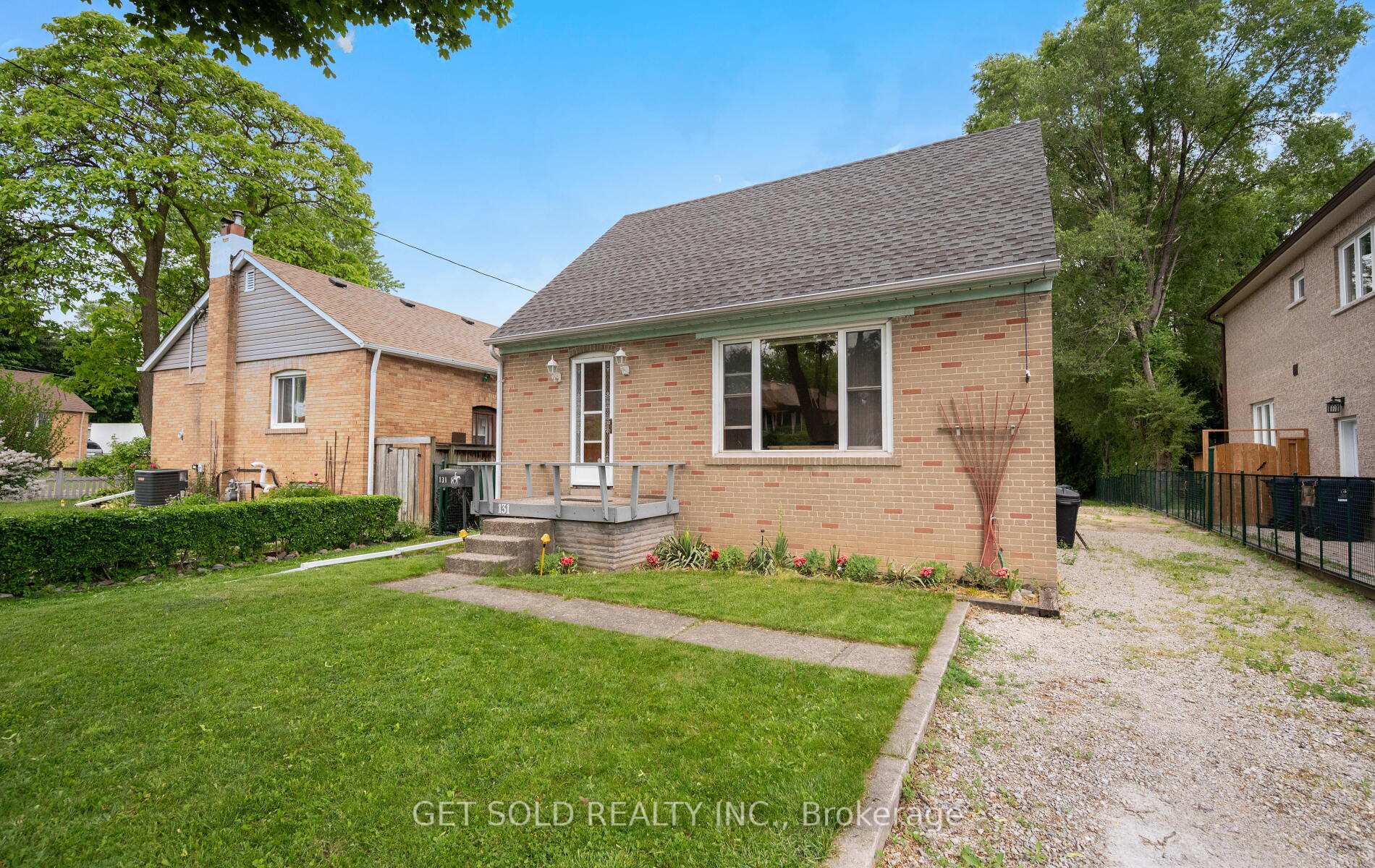 131 Clearbrooke Circle, Toronto, ON M9W 2E9