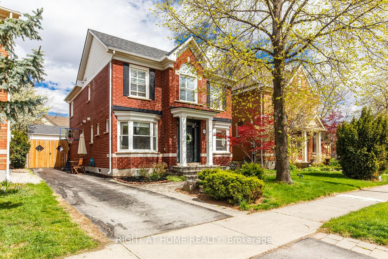 241 Lexington Road, Oakville, ON L6H 6L5