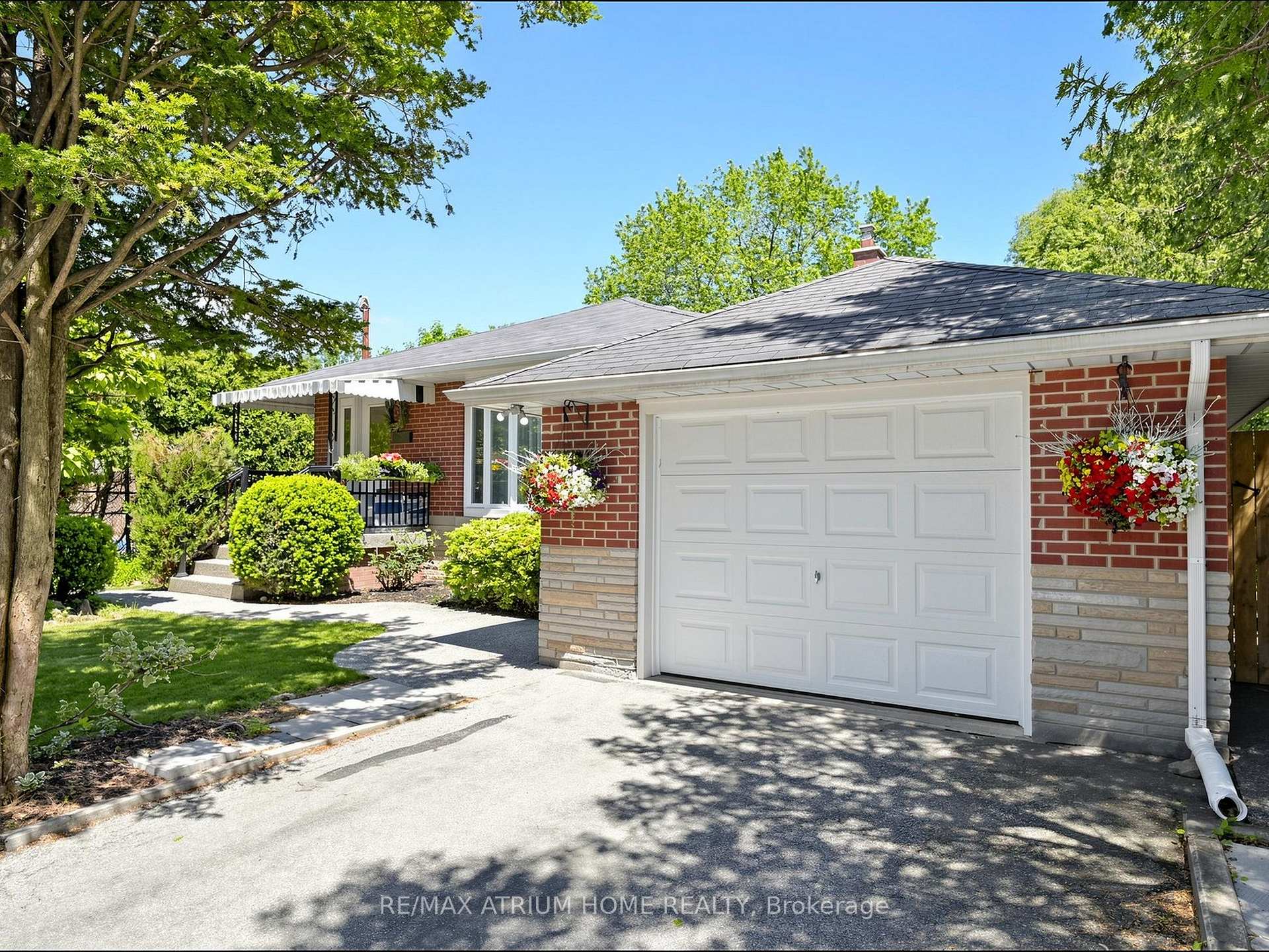 606 Parkside Drive, Oakville, ON L6K 1P8