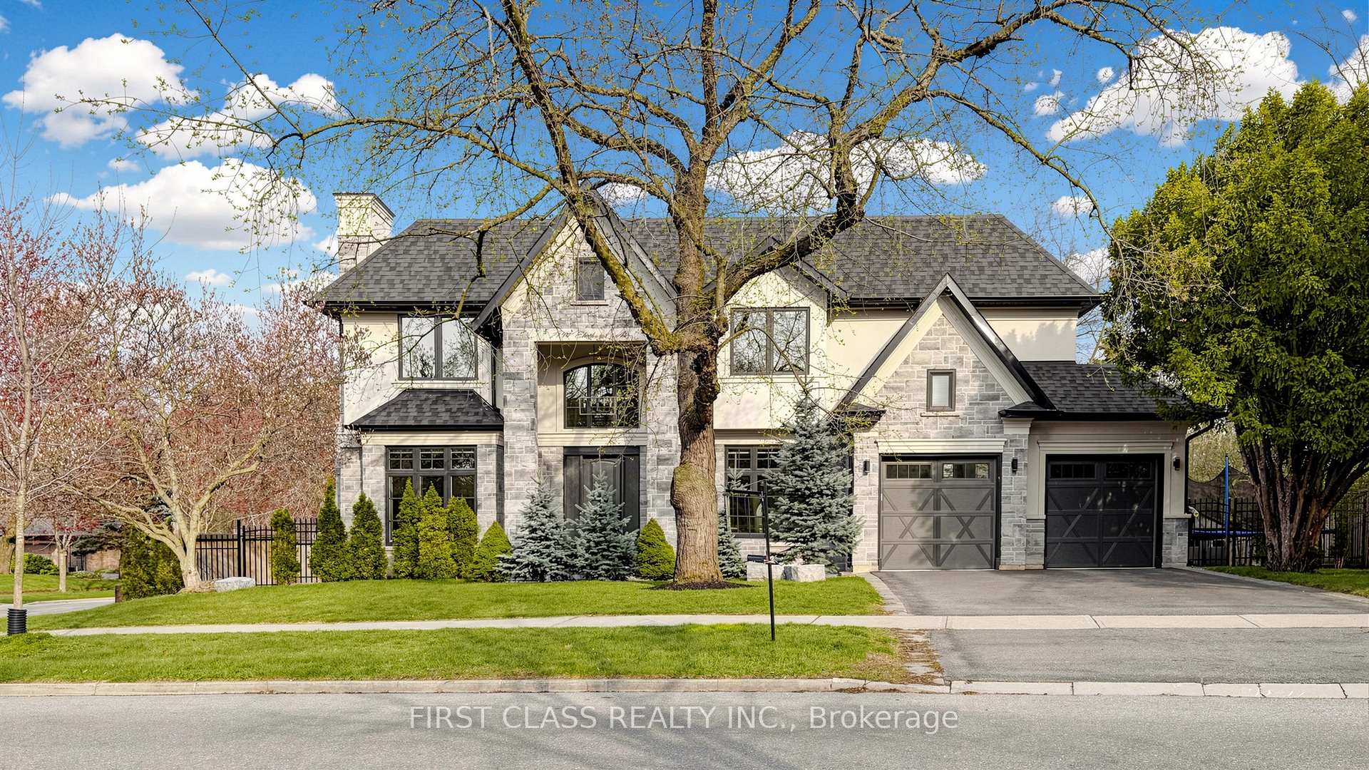 2194 ELMHURST Avenue, Oakville, ON L6J 5G2