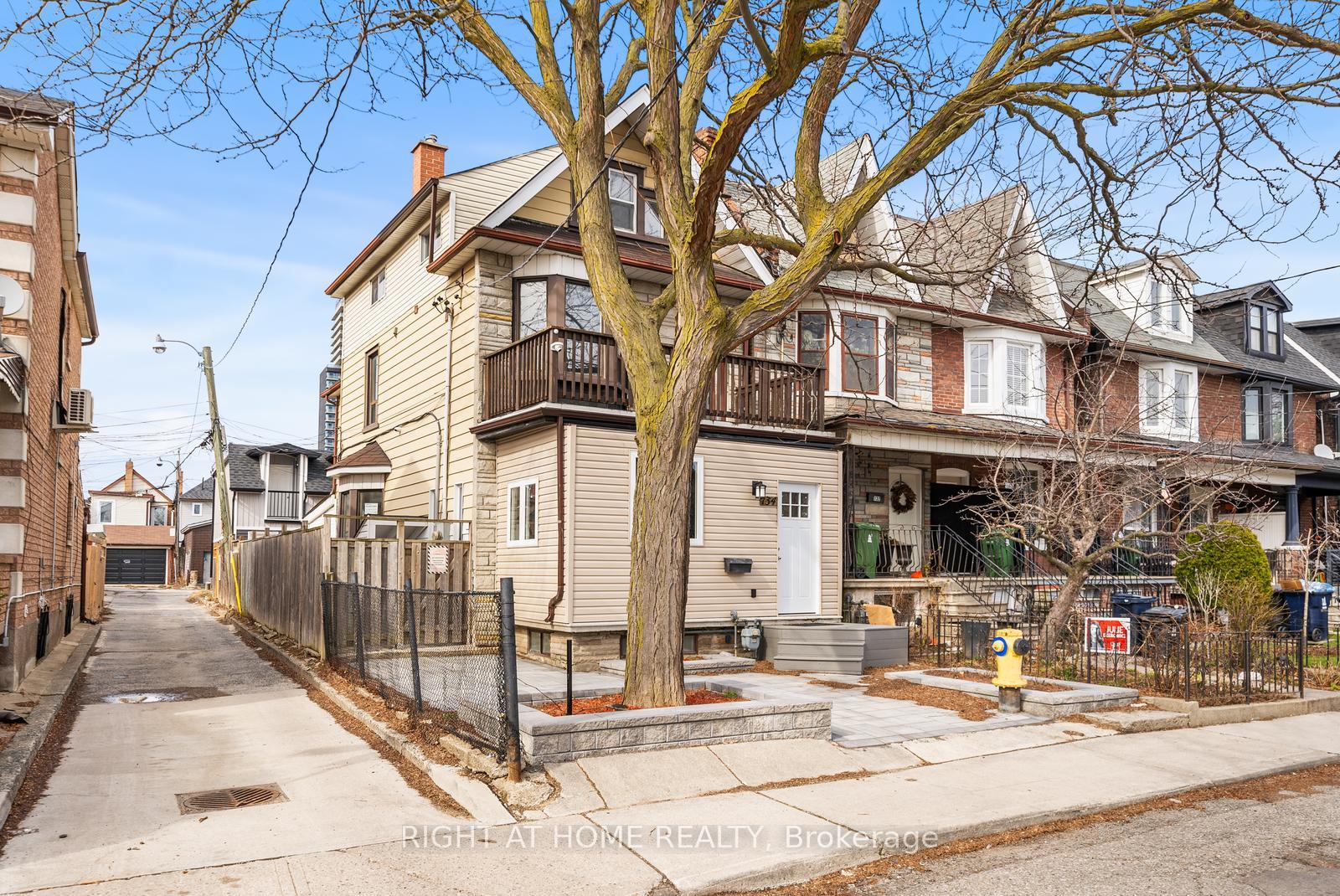 134 Millicent Street, Toronto, ON M6H 1W4