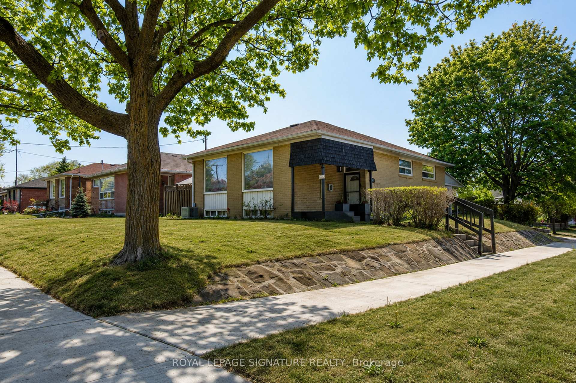 135 Rangoon Road, Toronto, ON M9C 4P4