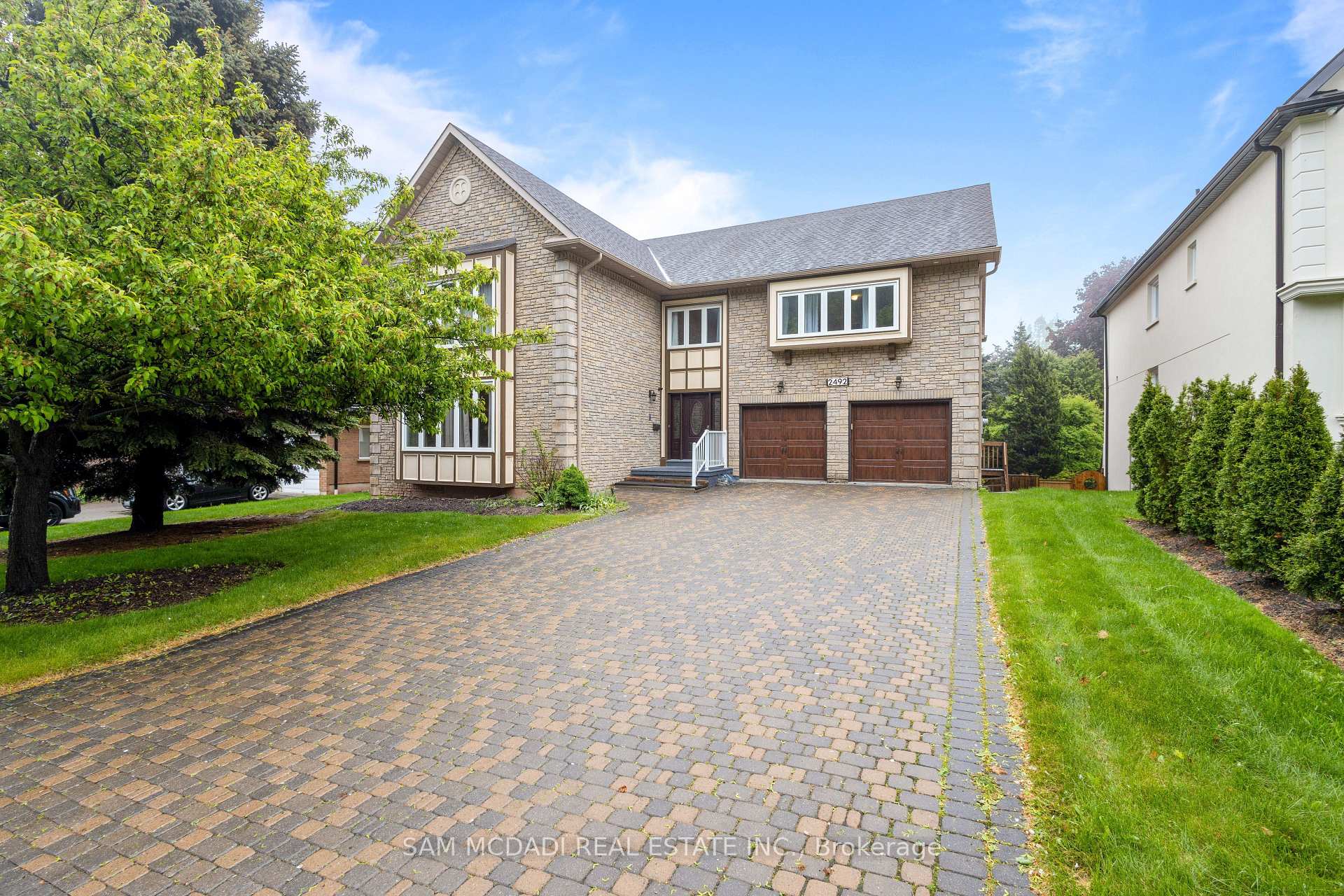 2492 Erin Centre Boulevard, Mississauga, ON L5M 5B2