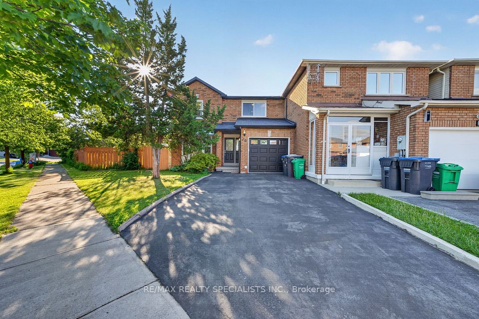 70 Tulip Drive, Brampton, ON L6Y 3W7