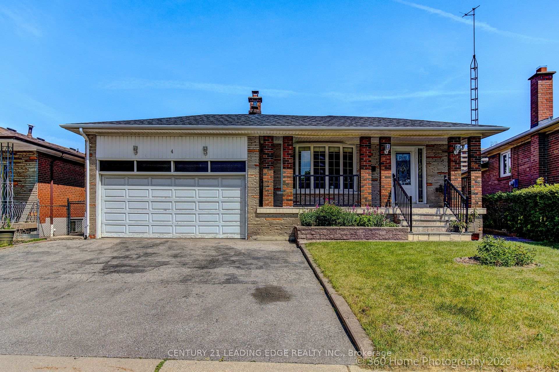 4 Blacksmith Crescent, Toronto, ON M3N 1V4