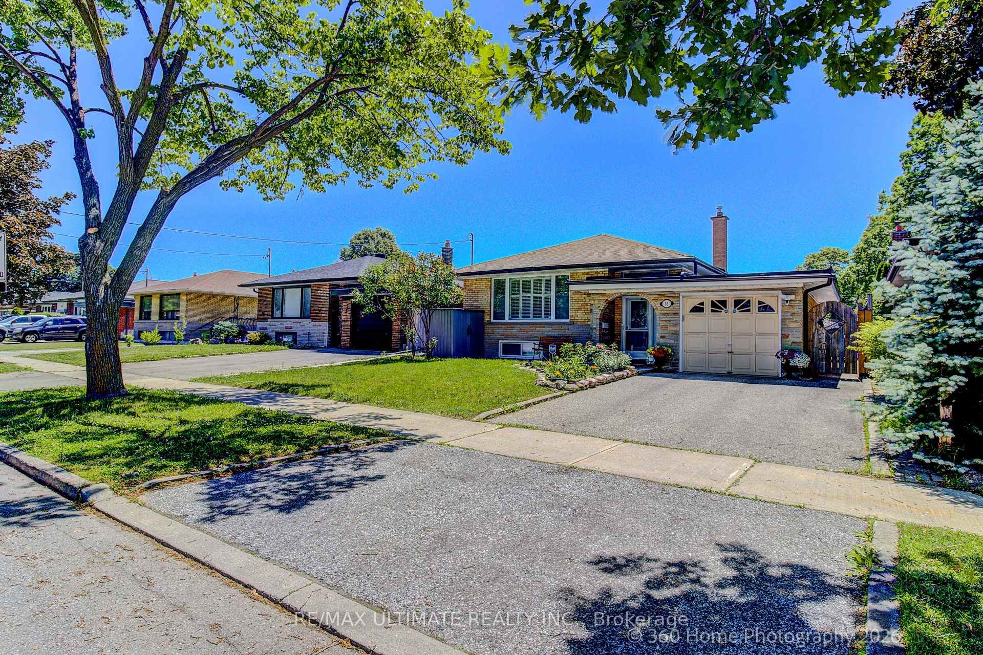 53 Poynter Drive, Toronto, ON M9R 1L3