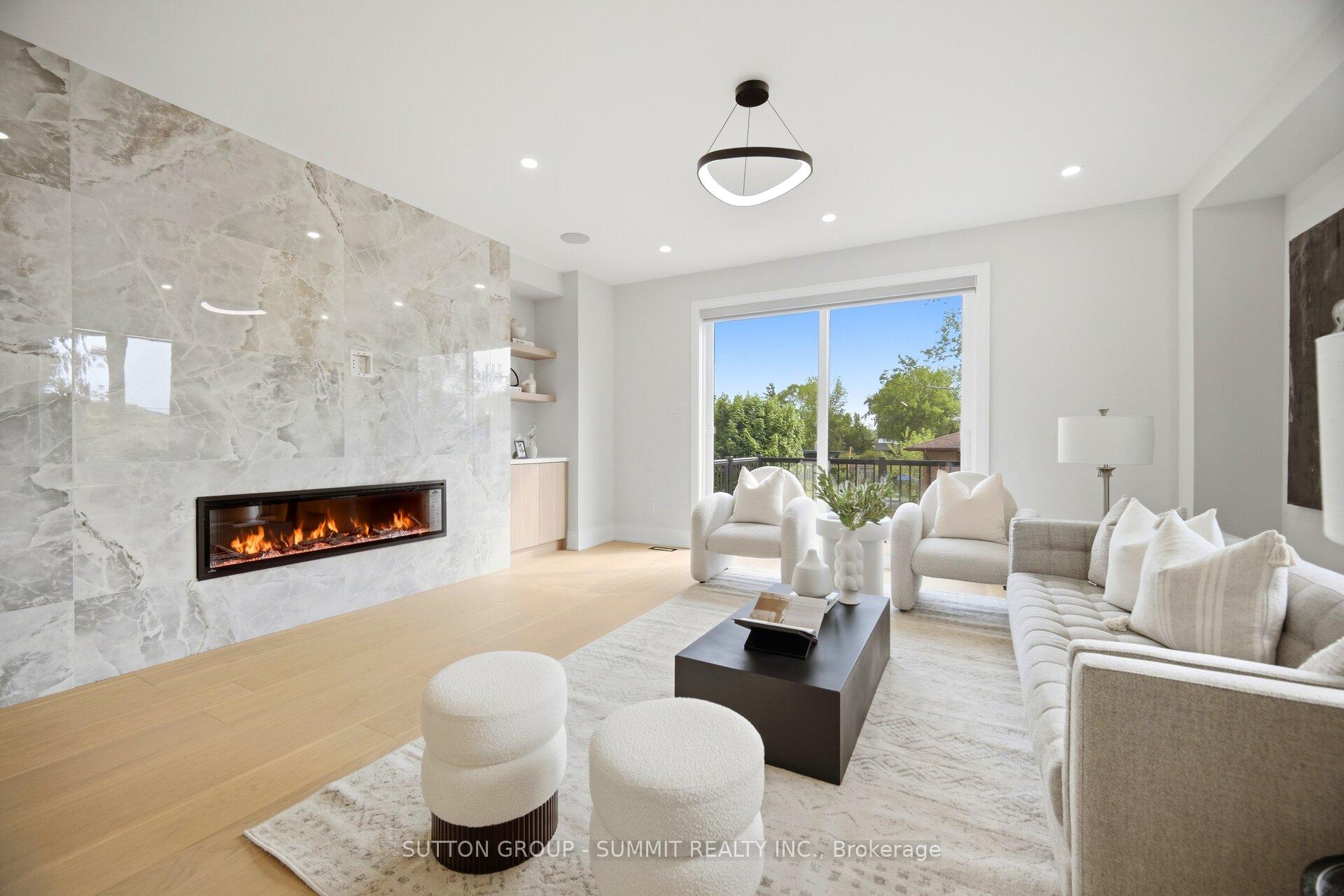 1230 Alexandra Avenue, Mississauga, ON L5E 2A5