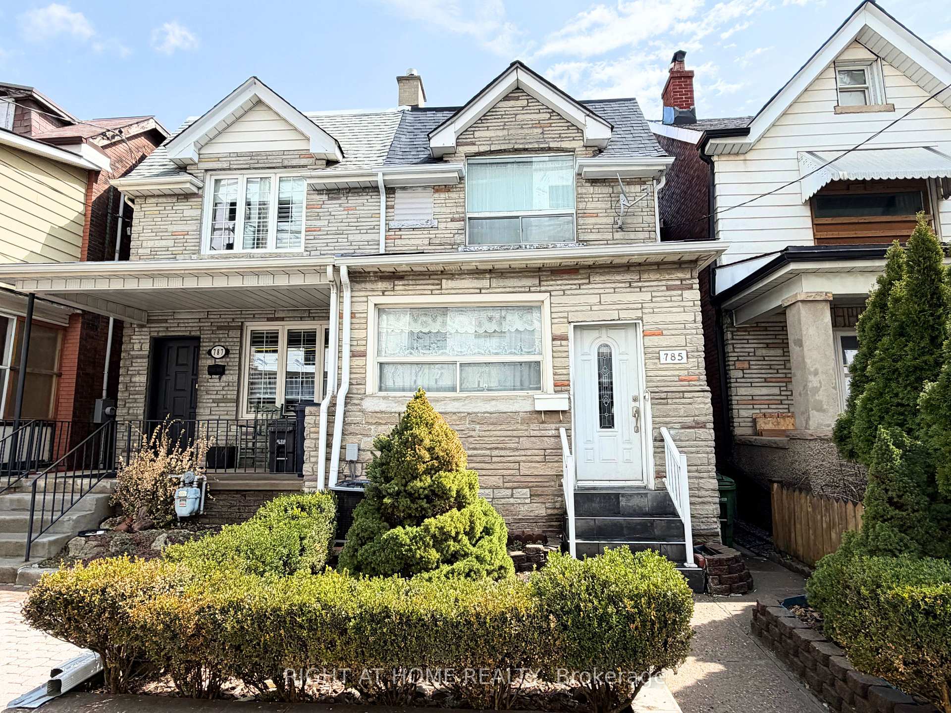 785 Lansdowne Avenue, Toronto, ON M6H 3Z1