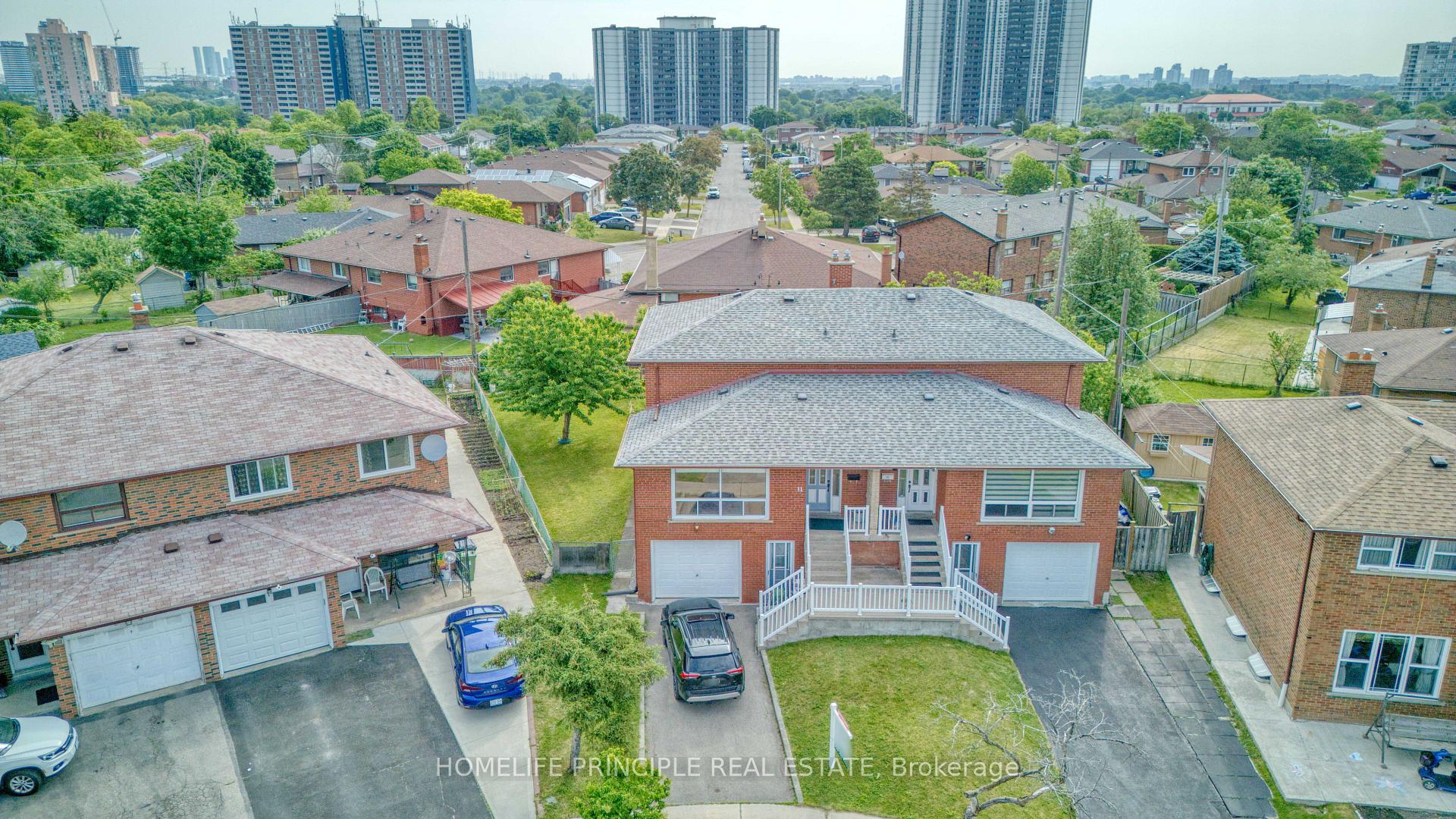 11 Sheila Court, Toronto, ON M9V 3M4