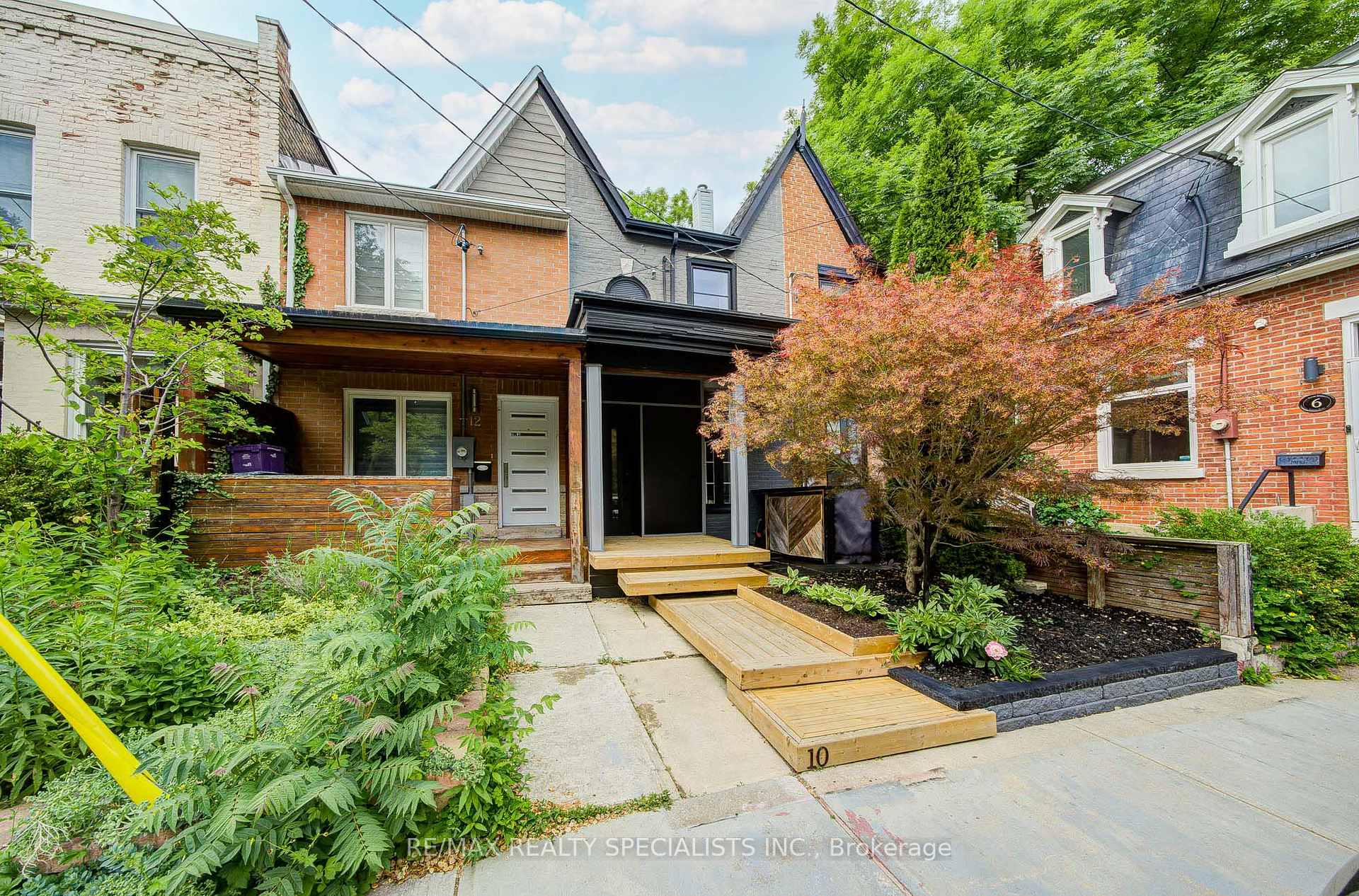 10 Saunders Avenue, Toronto, ON M6R 1B8