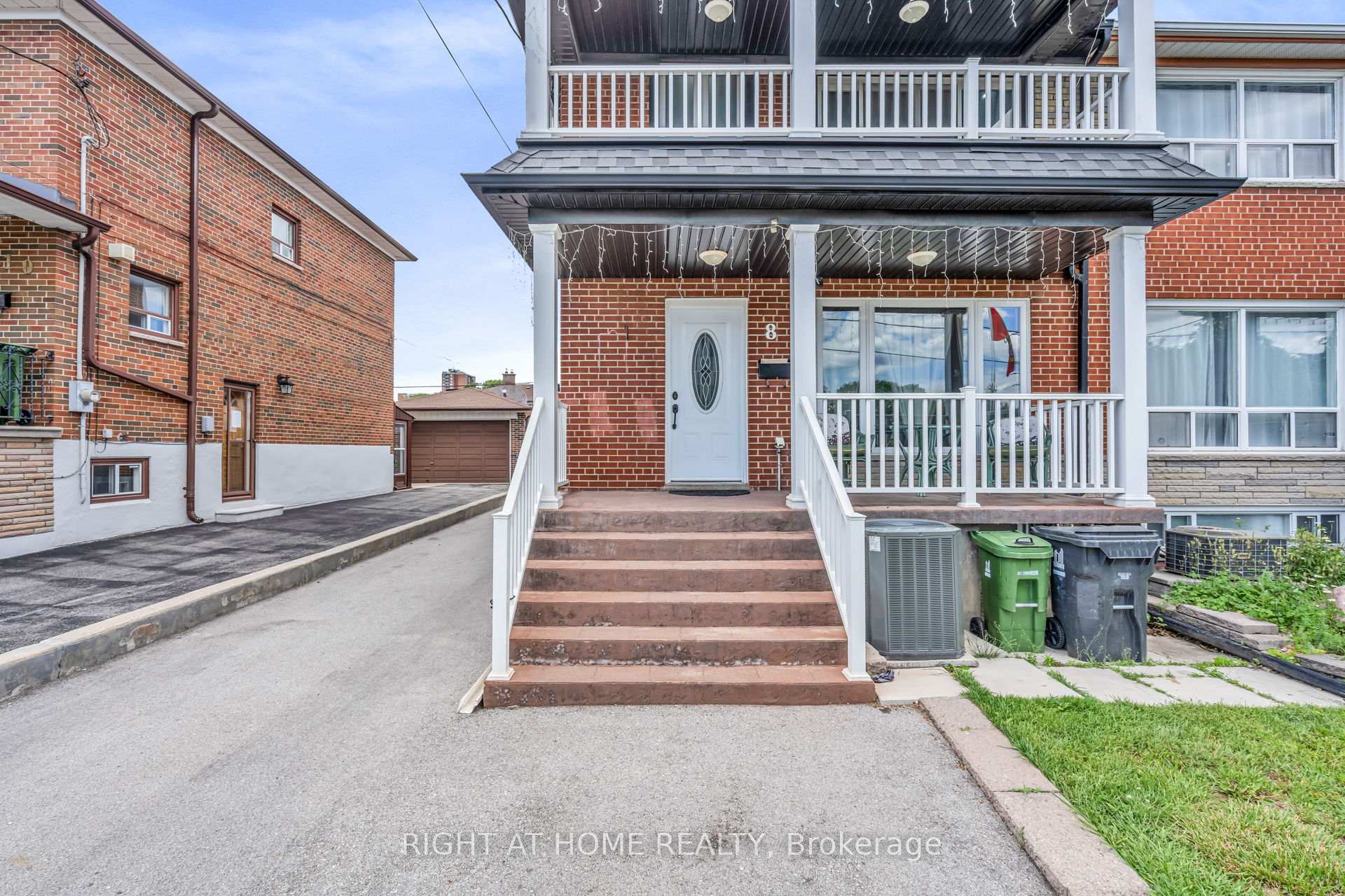 8 Donald Avenue, Toronto, ON M6M 1J8