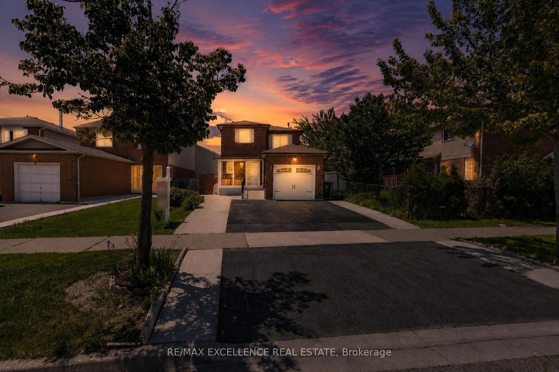 6 Stalbridge Avenue, Brampton, ON L6Y 4H1