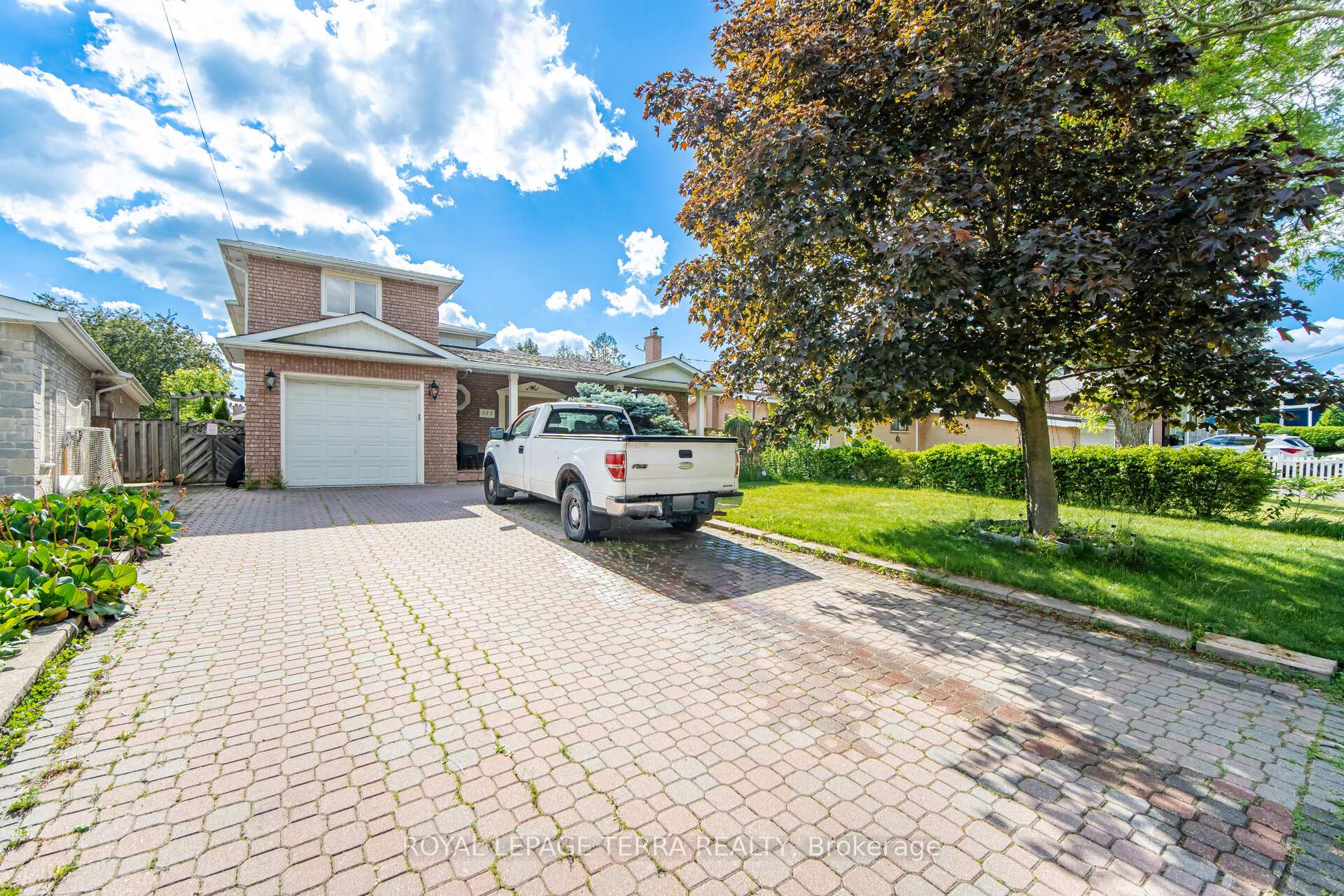 122 Verobeach Boulevard, Toronto, ON M9M 1R1