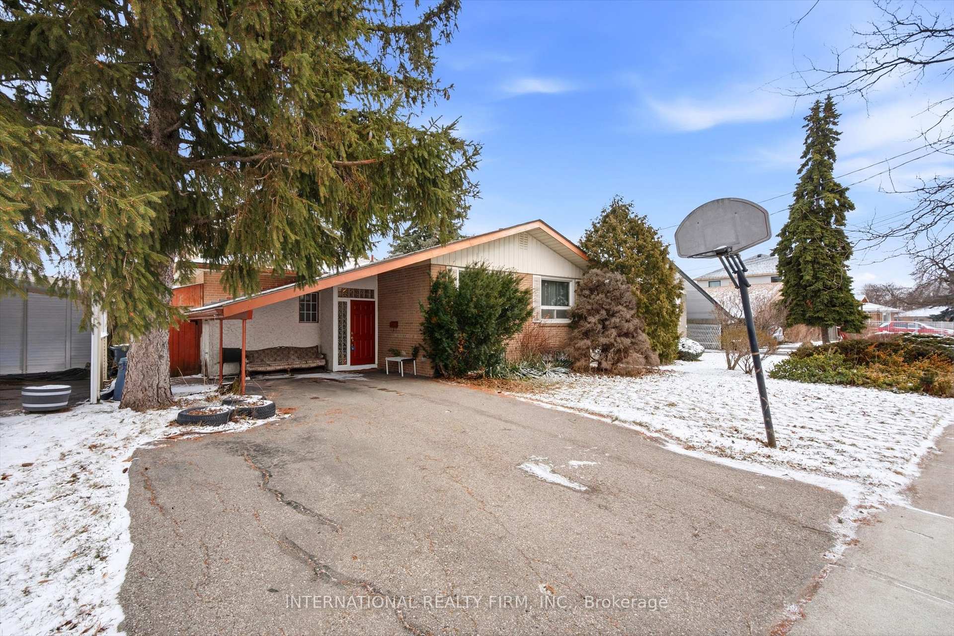 84 Hadrian Drive, Toronto, ON M9W 1V4