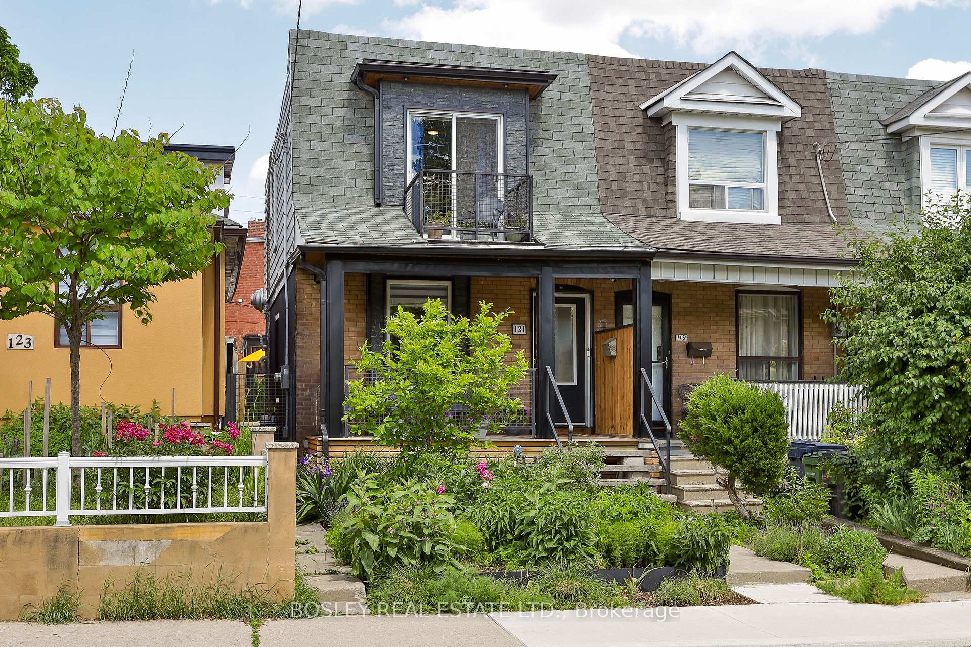 121 Blackthorn Avenue, Toronto, ON M6N 3H4