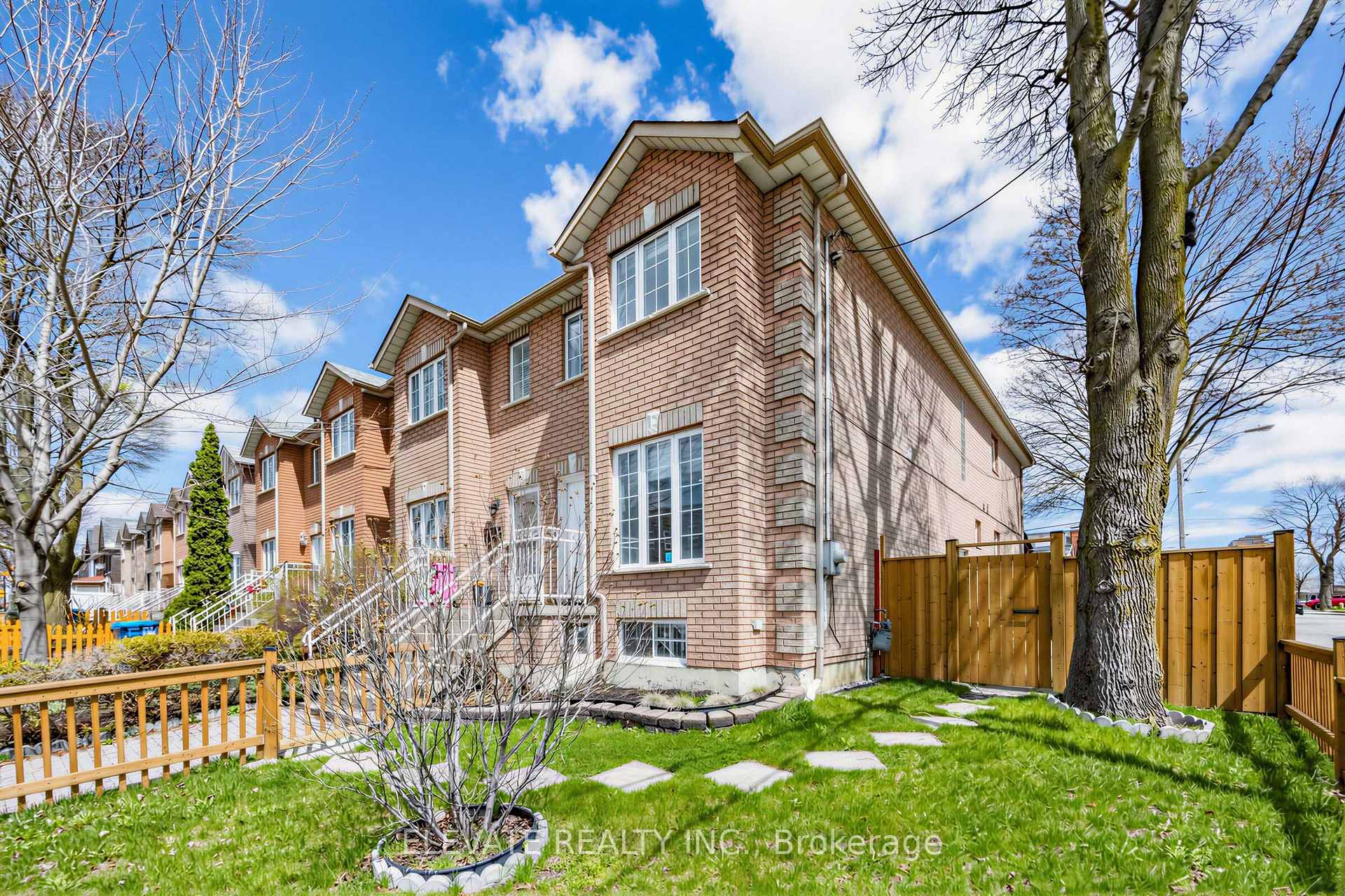 1 Mulock Avenue, Toronto, ON M6N 3C3